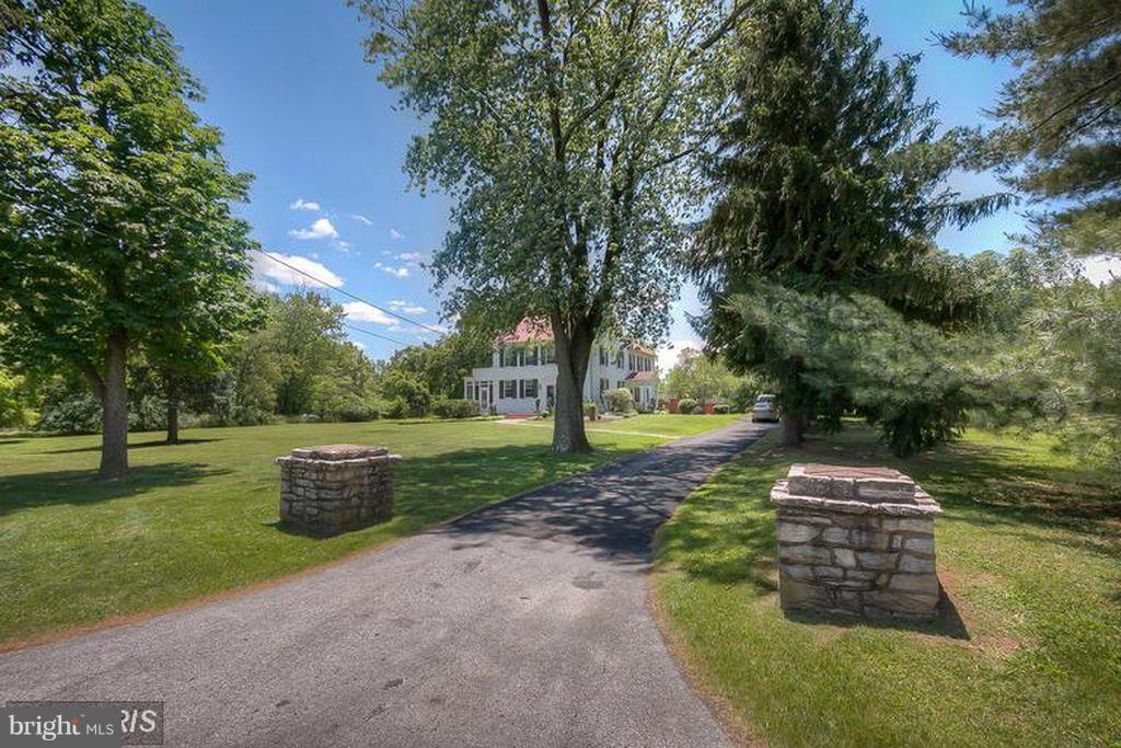 801 Nicodemus Road Reisterstown, MD 21136 - Photo 3 of 28 Come home to this every day!