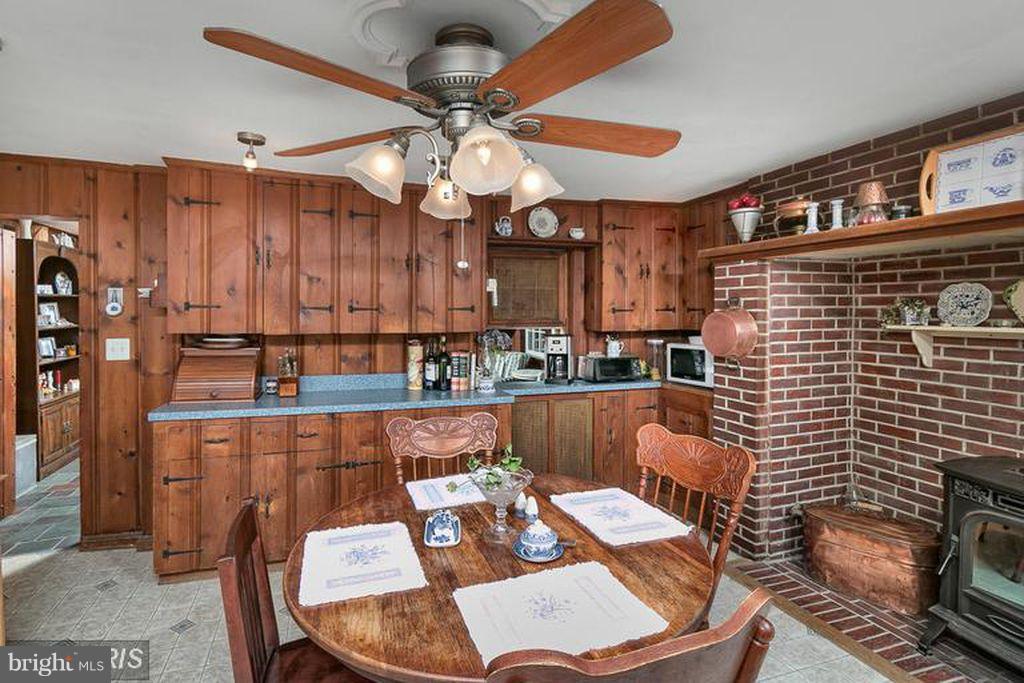 801 Nicodemus Road Reisterstown, MD 21136 - Photo 7 of 28 Kitchen