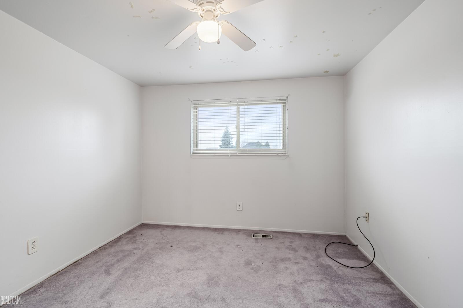 47447 Royal Road Macomb, MI 48044 - Photo 27 of 37 50163392-780207b7-8906-4ac7-982e-8c13dd4afefb.JPG