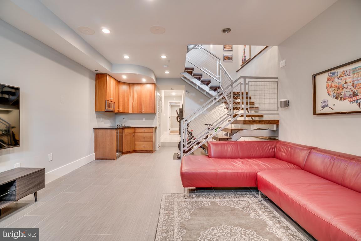 1911 2nd Street Northwest Washington, DC 20001 - Photo 31 of 38