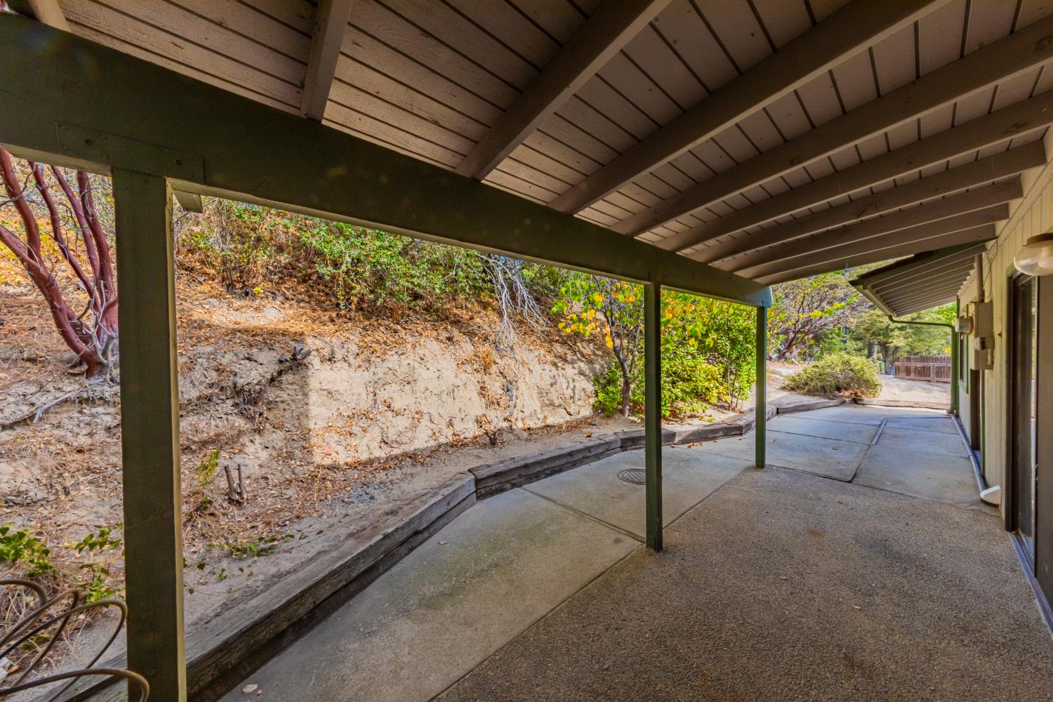 42634 Springwood Road Oakhurst, CA 93644 - Photo 29 of 40 Side patio