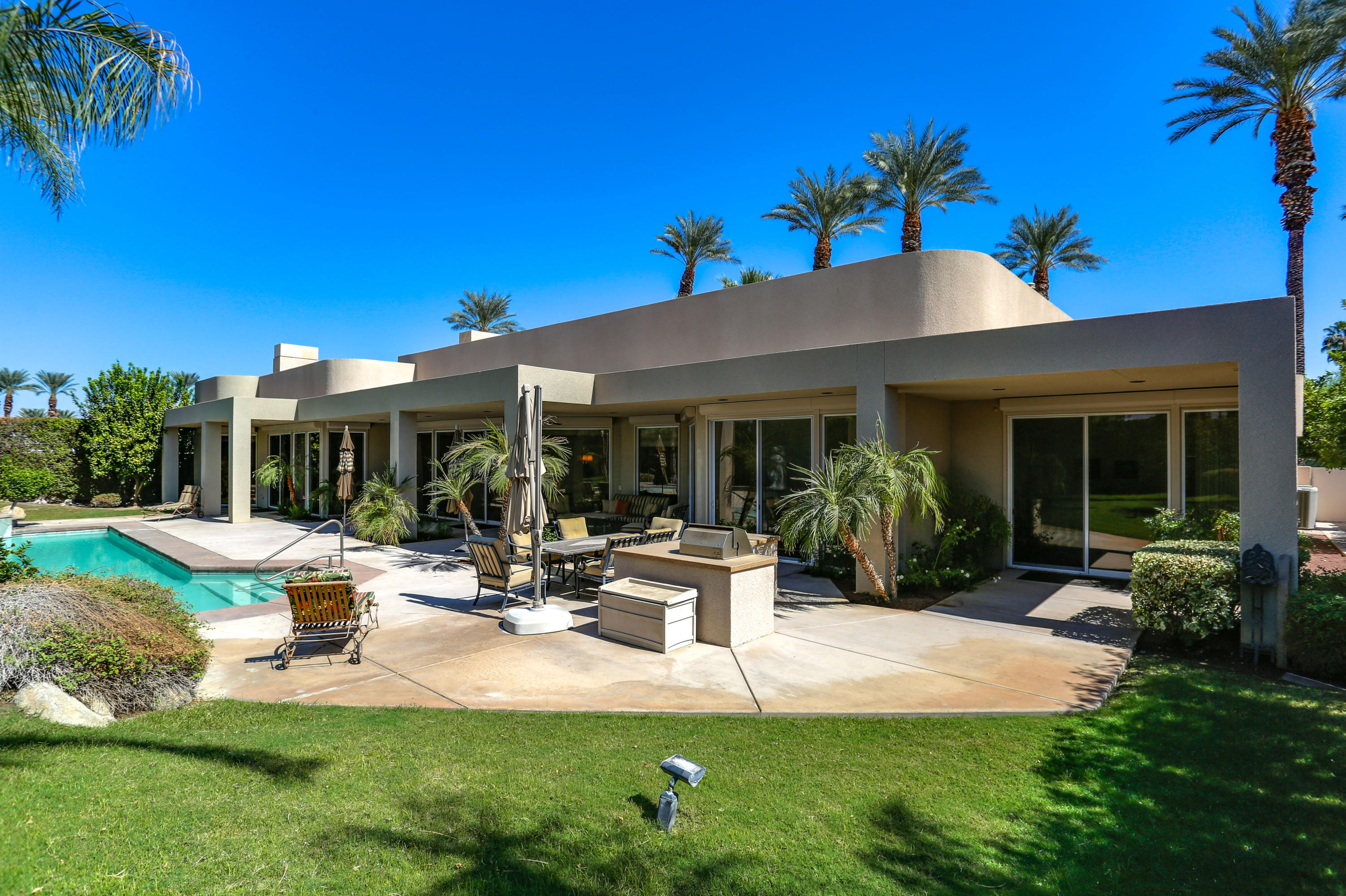 105 Waterford Circle Rancho Mirage, CA 92270 - Photo 1 of 43 Rear exterior