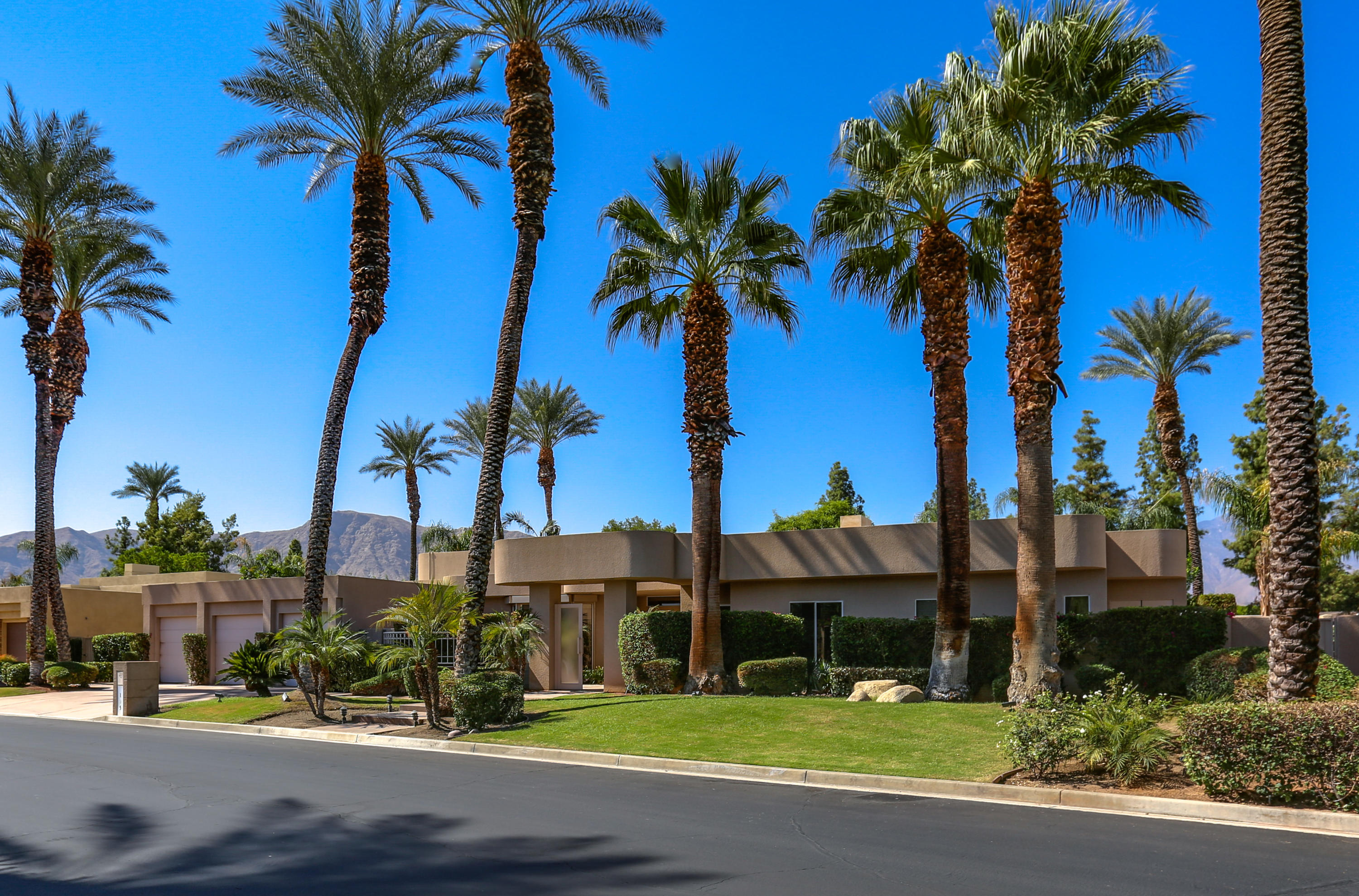 105 Waterford Circle Rancho Mirage, CA 92270 - Photo 3 of 43 Front exterior