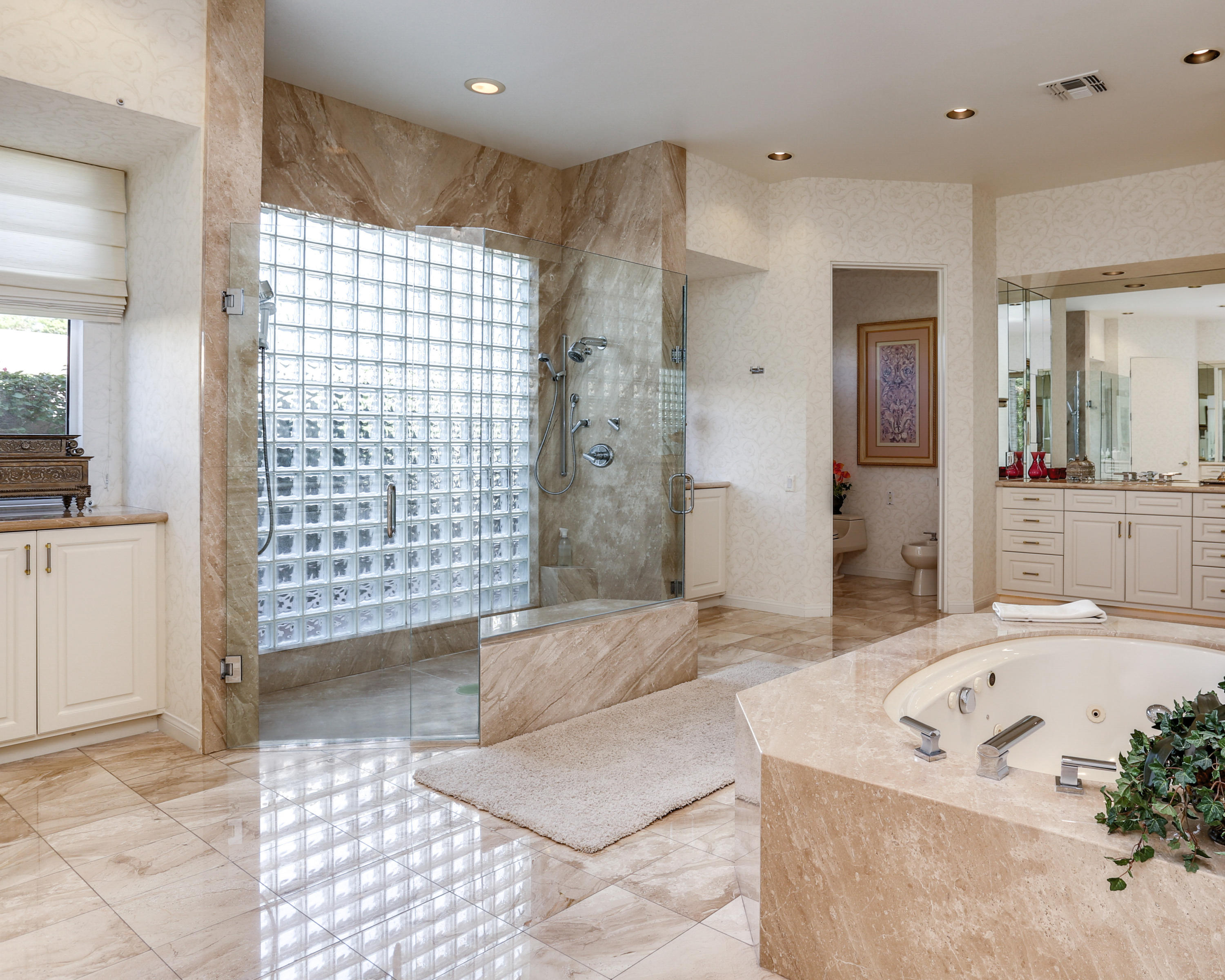 105 Waterford Circle Rancho Mirage, CA 92270 - Photo 34 of 43 Master Bath