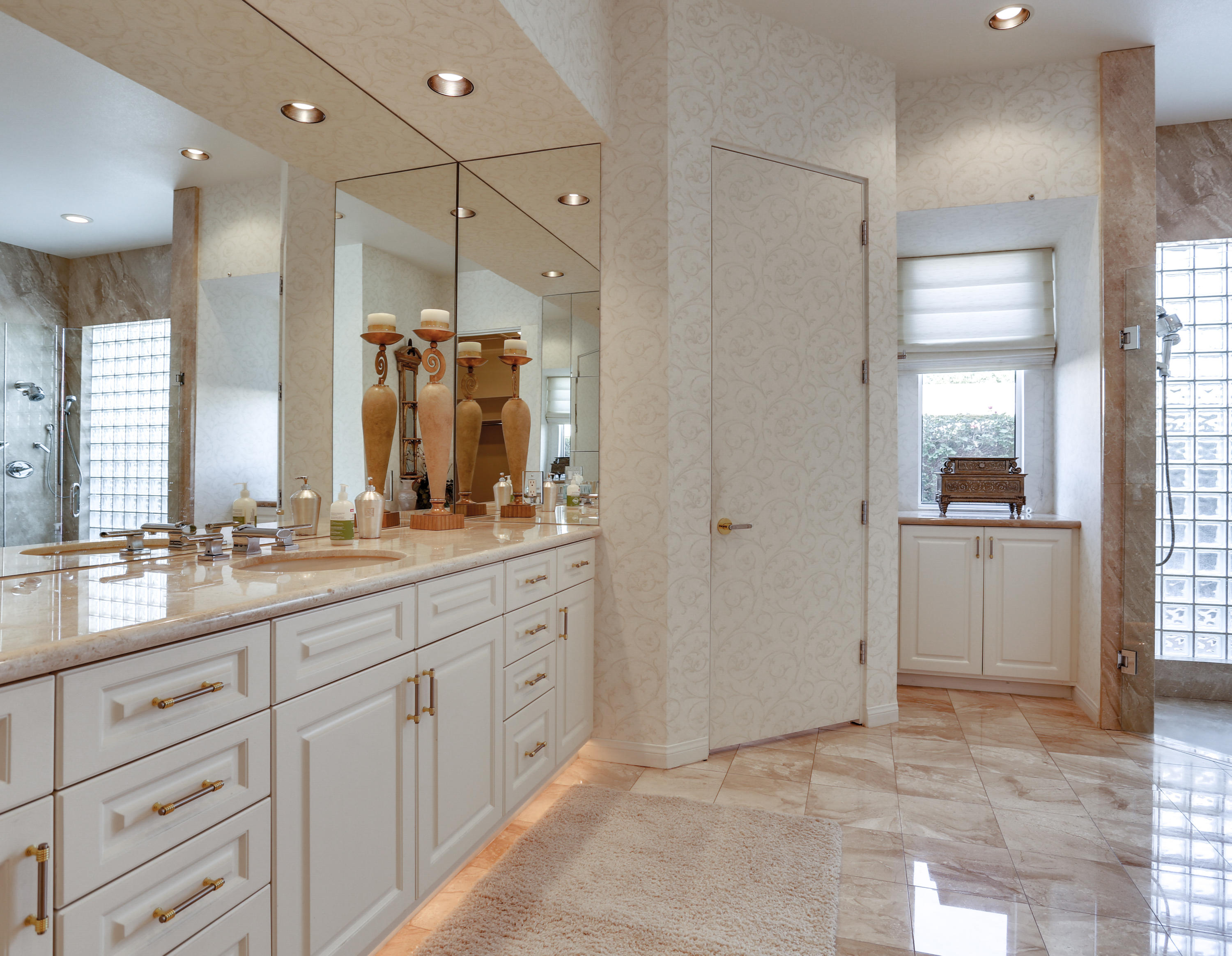 105 Waterford Circle Rancho Mirage, CA 92270 - Photo 36 of 43 Master Bath