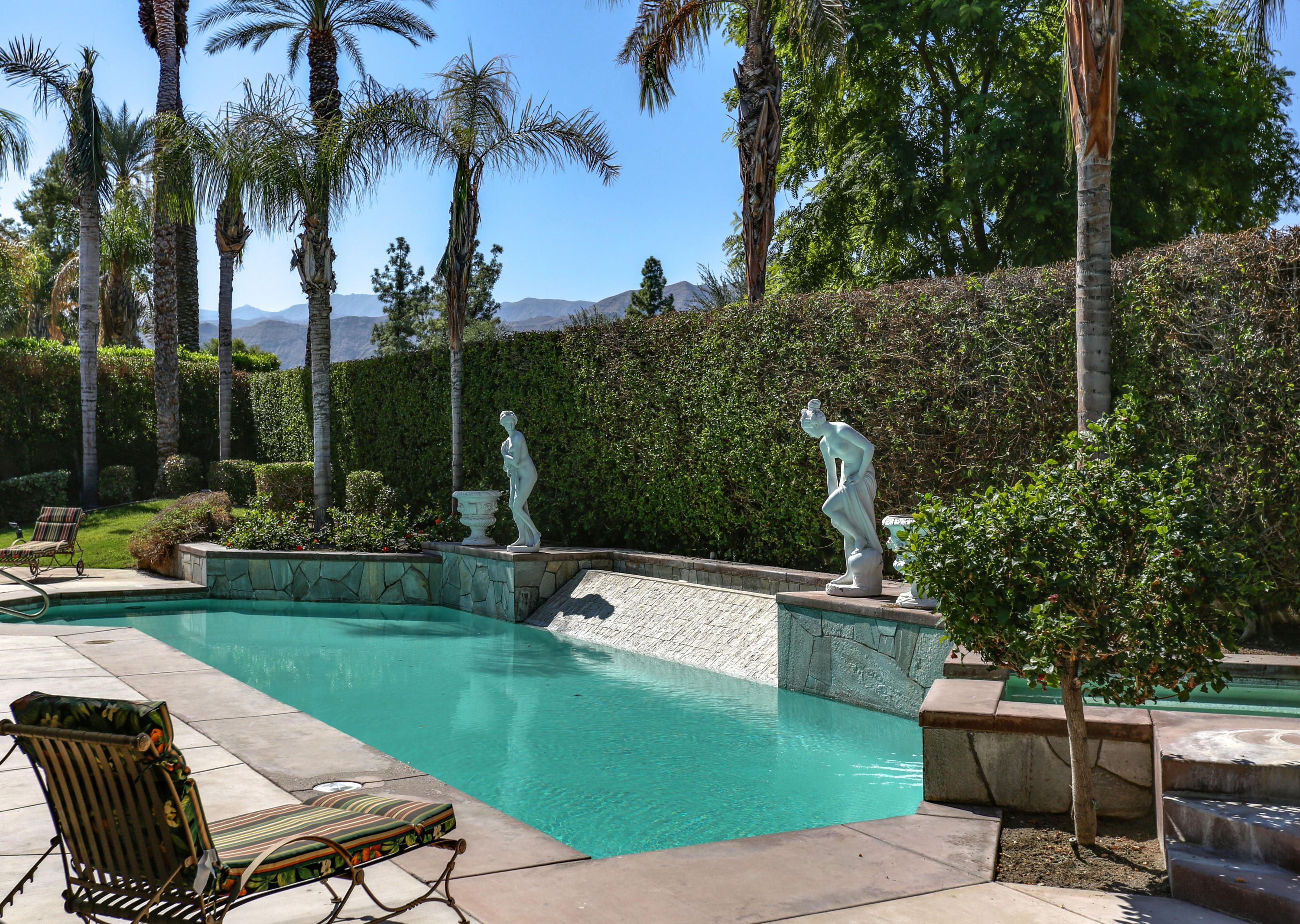 105 Waterford Circle Rancho Mirage, CA 92270 - Photo 40 of 43 Pool