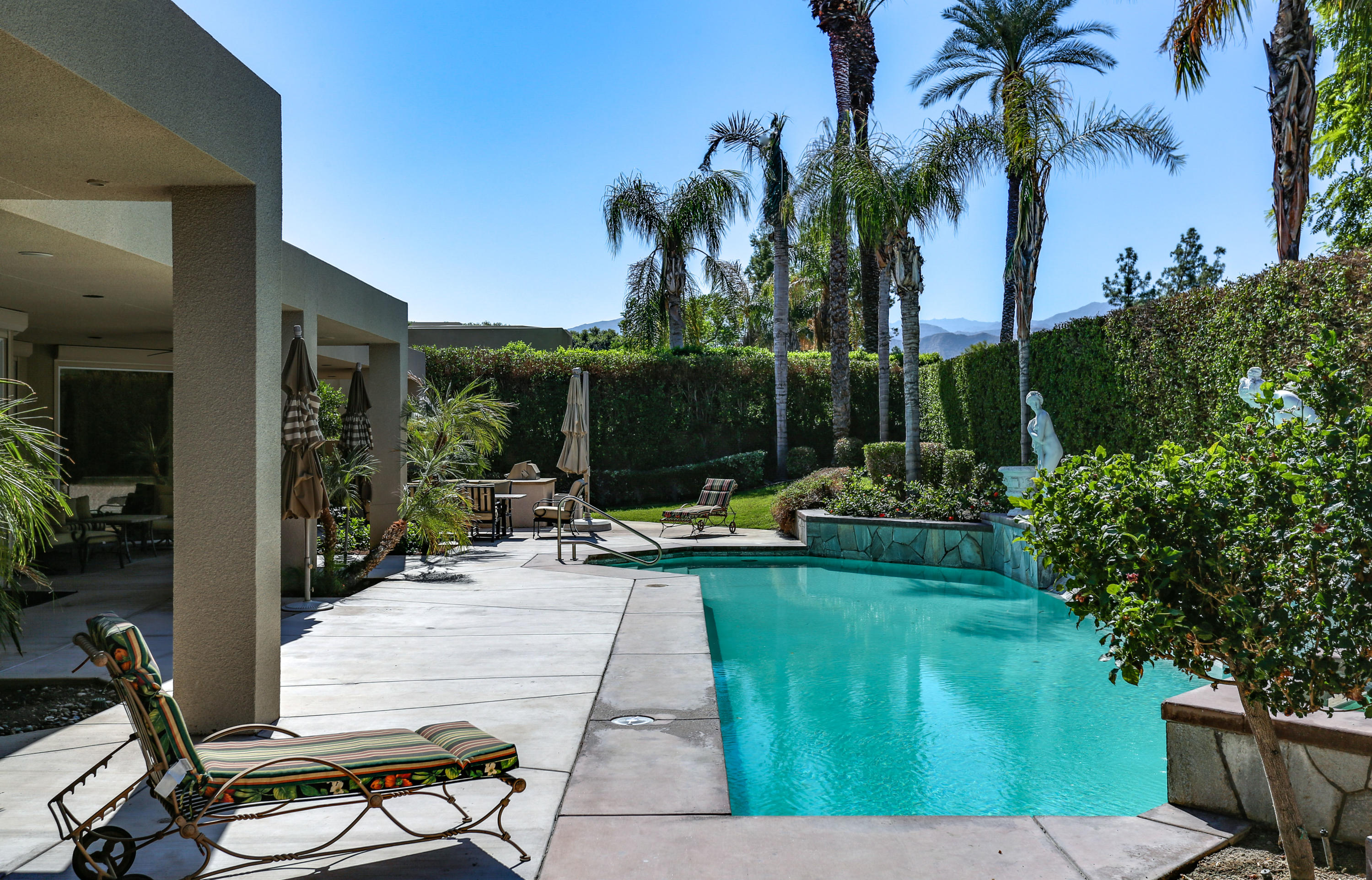 105 Waterford Circle Rancho Mirage, CA 92270 - Photo 41 of 43 Pool
