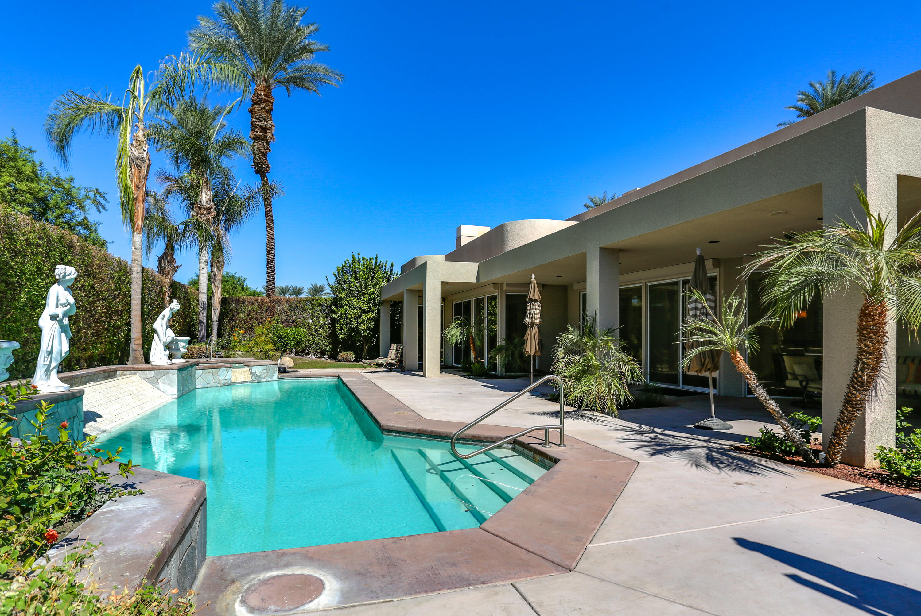105 Waterford Circle Rancho Mirage, CA 92270 - Photo 42 of 43 Pool