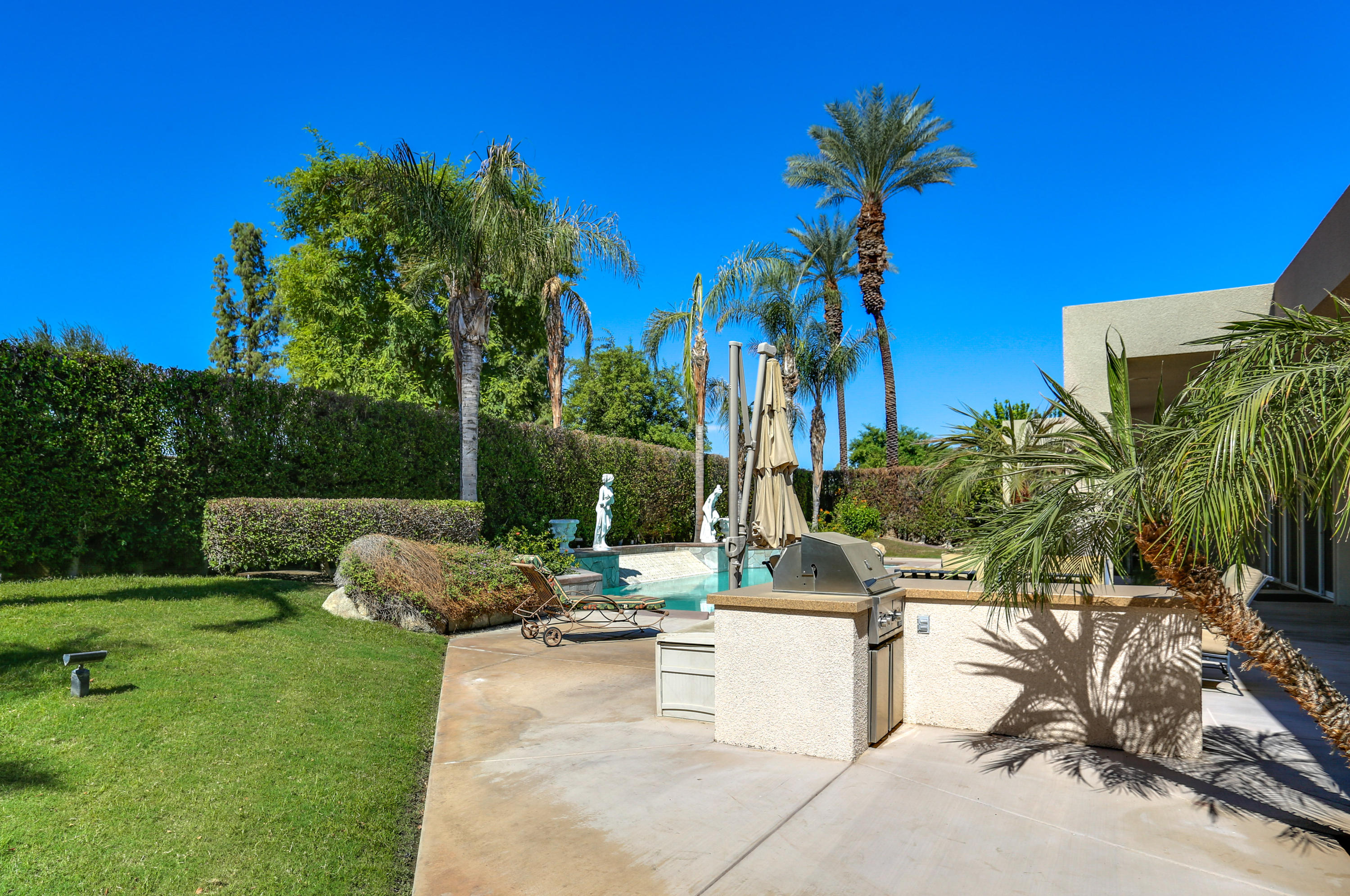 105 Waterford Circle Rancho Mirage, CA 92270 - Photo 43 of 43 Rear Yard and BBQ
