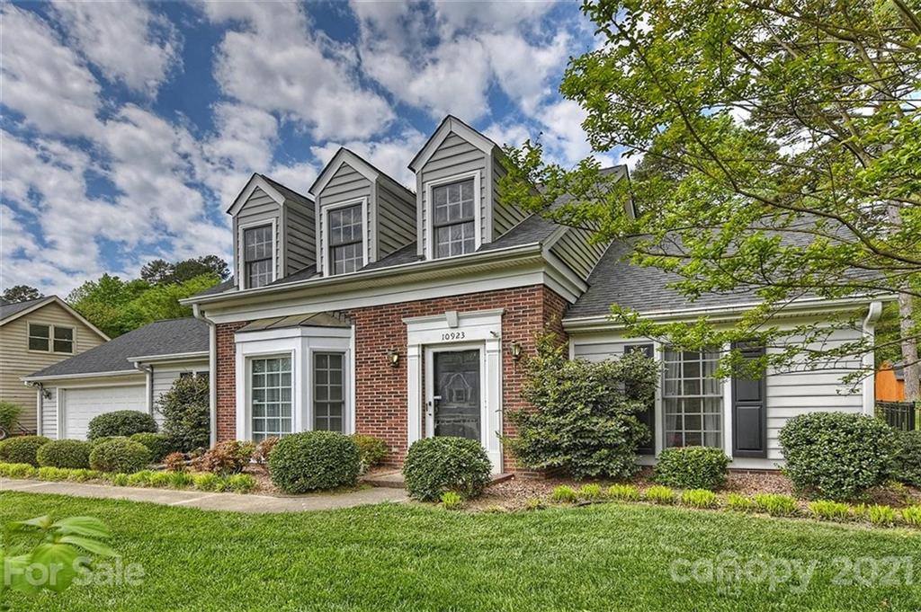 10923 Ridge Acres Road Charlotte, NC 28214 - Photo 2 of 38 Gallery Image 2