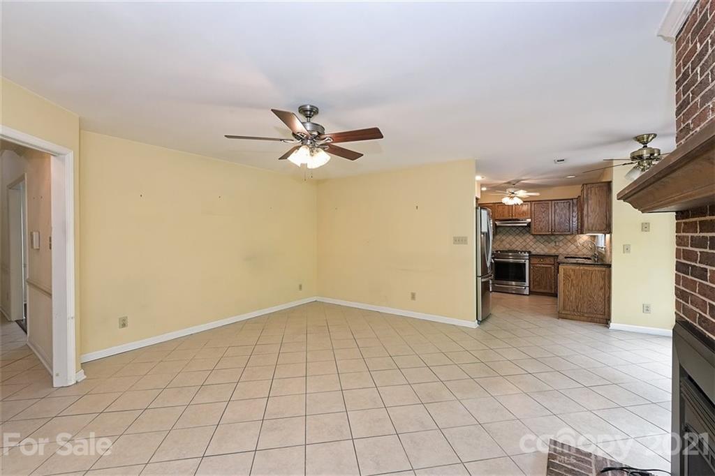 10923 Ridge Acres Road Charlotte, NC 28214 - Photo 12 of 38 Gallery Image 12