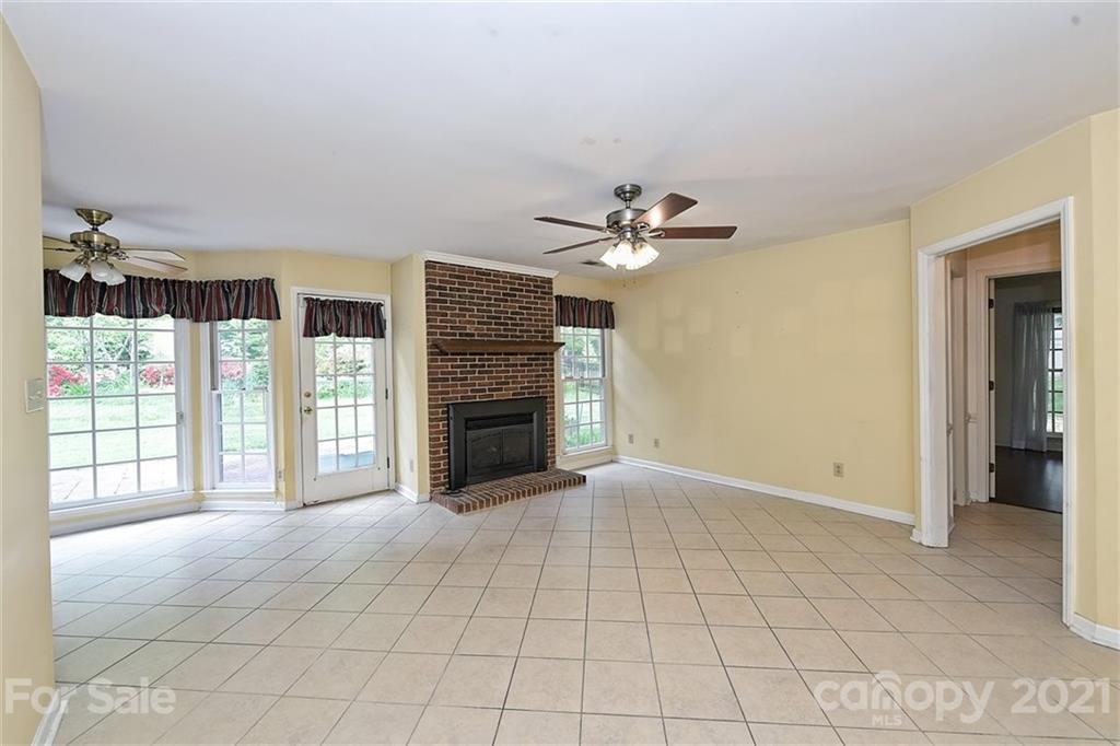 10923 Ridge Acres Road Charlotte, NC 28214 - Photo 13 of 38 Gallery Image 13
