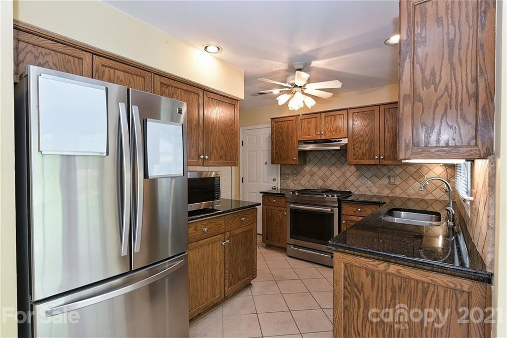 10923 Ridge Acres Road Charlotte, NC 28214 - Photo 16 of 38 Gallery Image 16