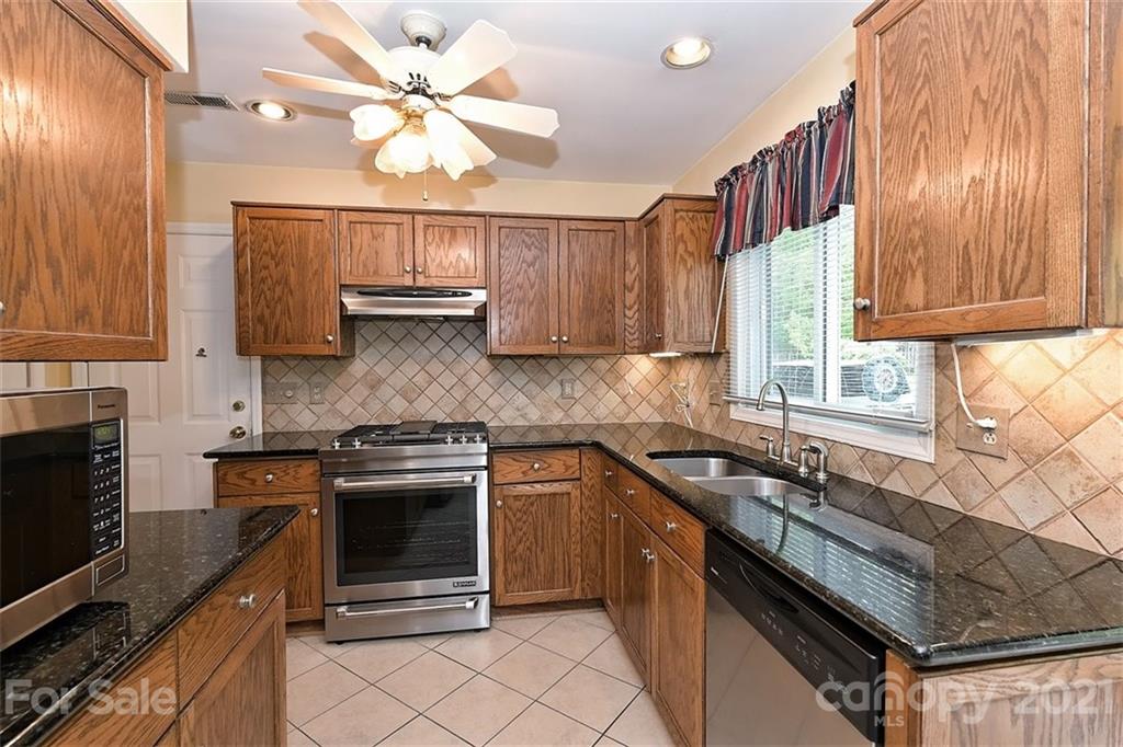 10923 Ridge Acres Road Charlotte, NC 28214 - Photo 17 of 38 Gallery Image 17