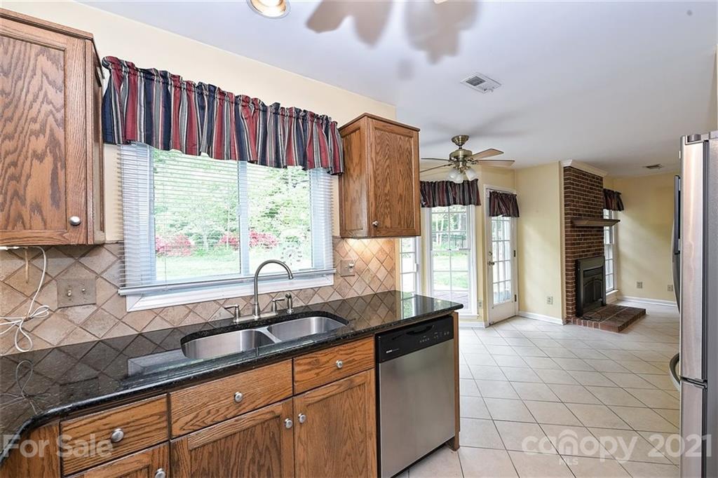 10923 Ridge Acres Road Charlotte, NC 28214 - Photo 18 of 38 Gallery Image 18