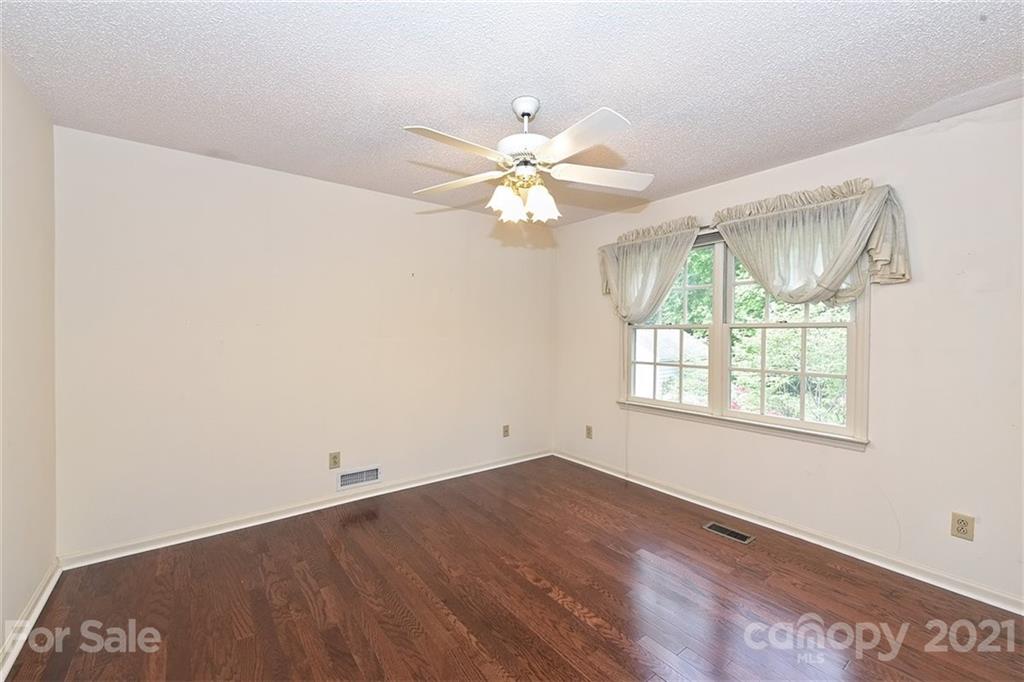 10923 Ridge Acres Road Charlotte, NC 28214 - Photo 29 of 38 Gallery Image 29