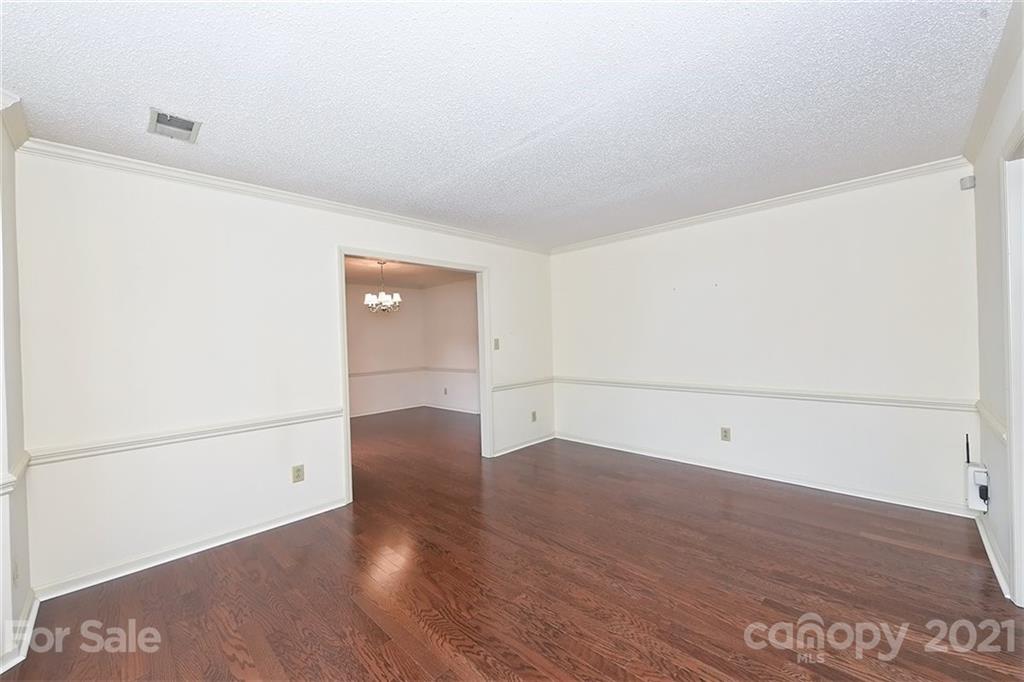 10923 Ridge Acres Road Charlotte, NC 28214 - Photo 5 of 38 Gallery Image 5