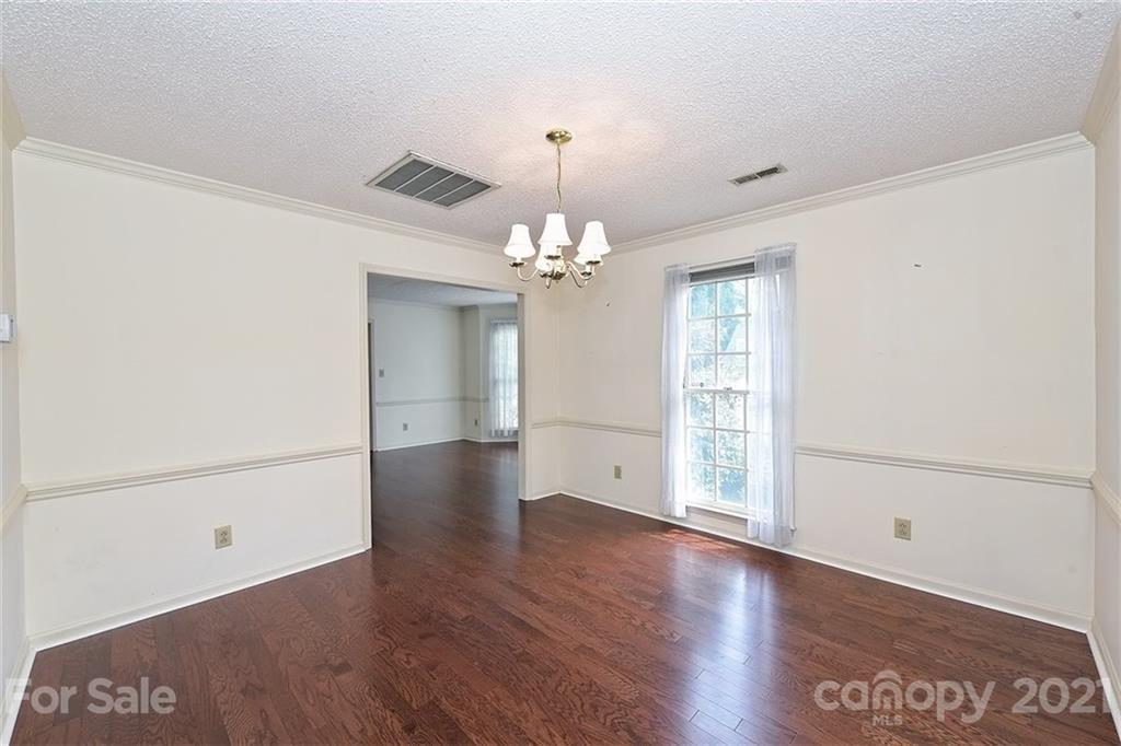 10923 Ridge Acres Road Charlotte, NC 28214 - Photo 8 of 38 Gallery Image 8
