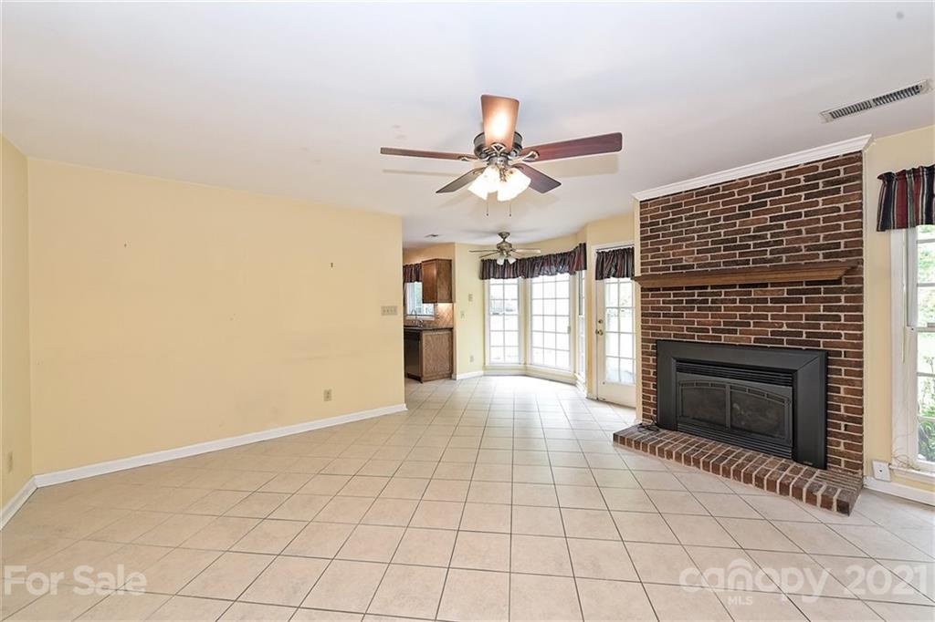 10923 Ridge Acres Road Charlotte, NC 28214 - Photo 10 of 38 Gallery Image 10