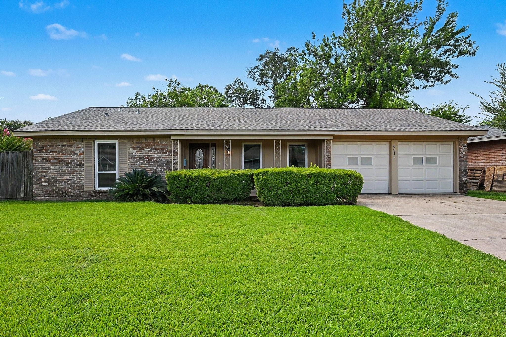 9315 Val Verde Street Houston, TX 77063 - Photo 1 of 27 Beautiful Westmont lease opportunity!