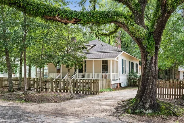 $425,000 | 72074 Live Oak Street, Abita Springs, LA 70420