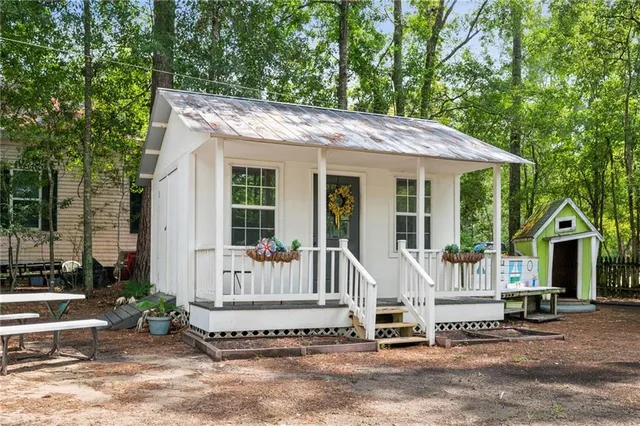 $425,000 | 72074 Live Oak Street, Abita Springs, LA 70420