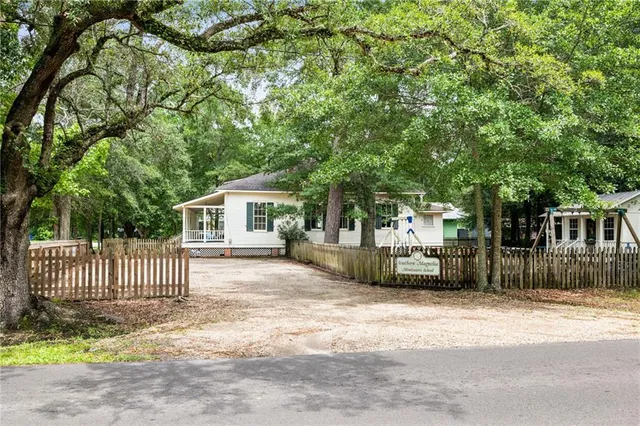 $425,000 | 72074 Live Oak Street, Abita Springs, LA 70420