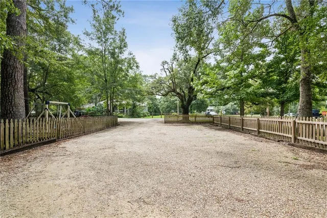 $425,000 | 72074 Live Oak Street, Abita Springs, LA 70420