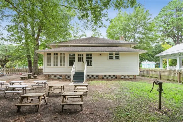 $425,000 | 72074 Live Oak Street, Abita Springs, LA 70420