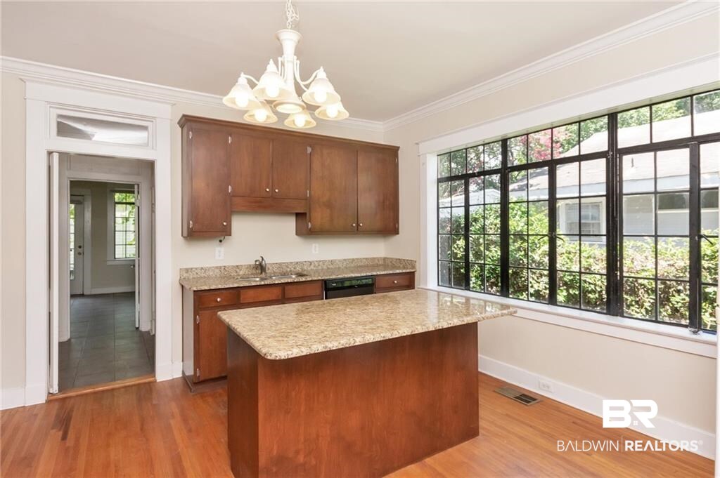 158 South Catherine Street Mobile, AL 36604 - Photo 12 of 40