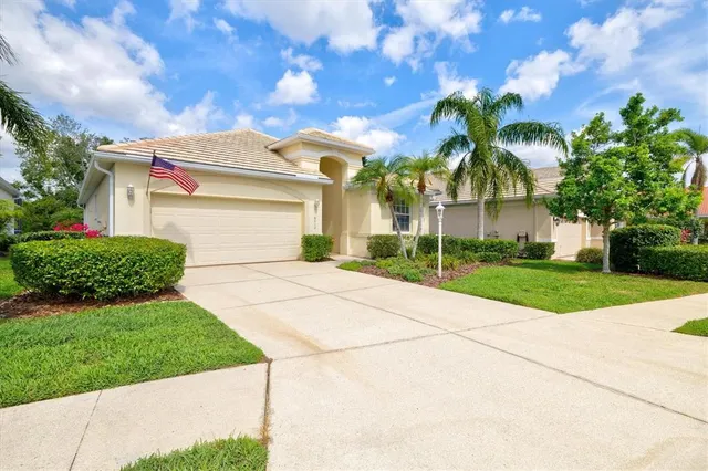 $480,000 | 8412 Whispering Woods Court, Lakewood Ranch, FL 34202