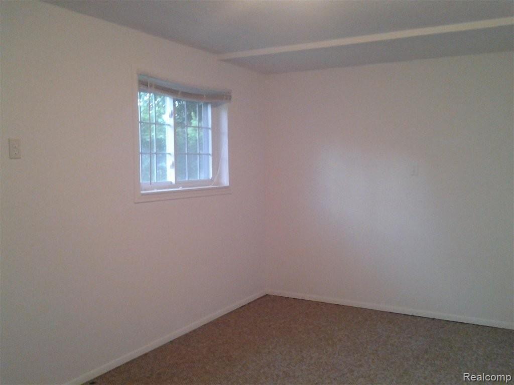 718 Cardinal Court Howell, MI 48843 - Photo 6 of 9 2nd Bedroom