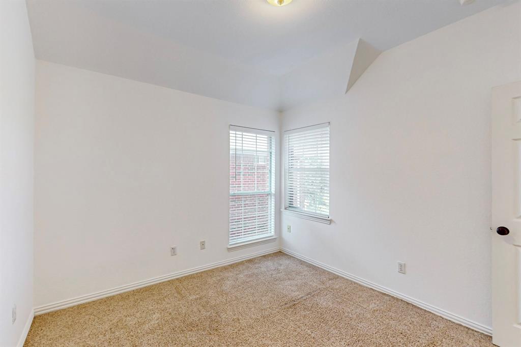 8609 Rugby Road Irving, TX 75063 - Photo 26 of 37