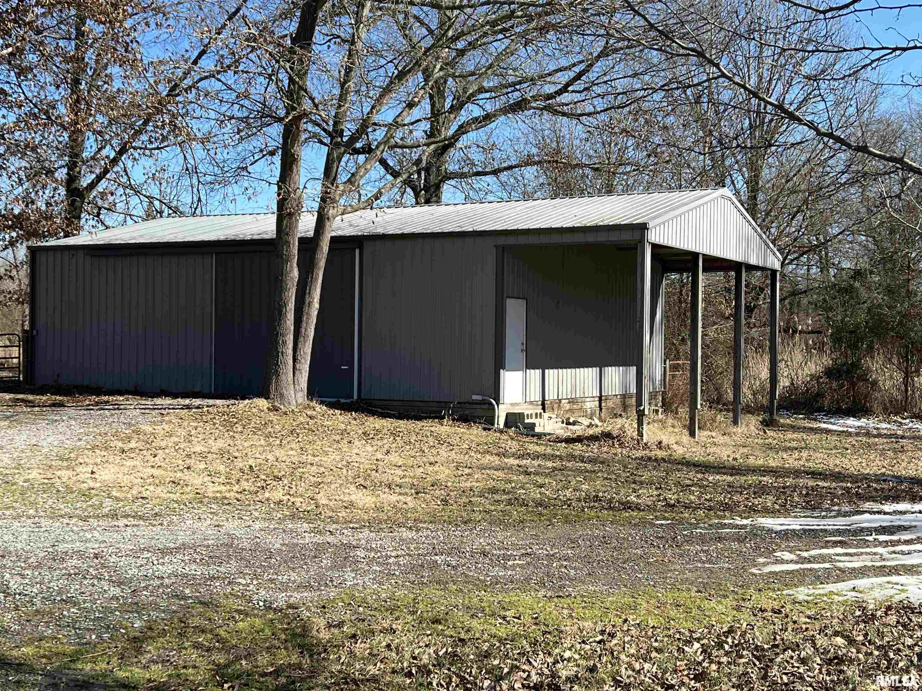 11171 Decatur Road Marion, IL 62959 - Photo 4 of 20