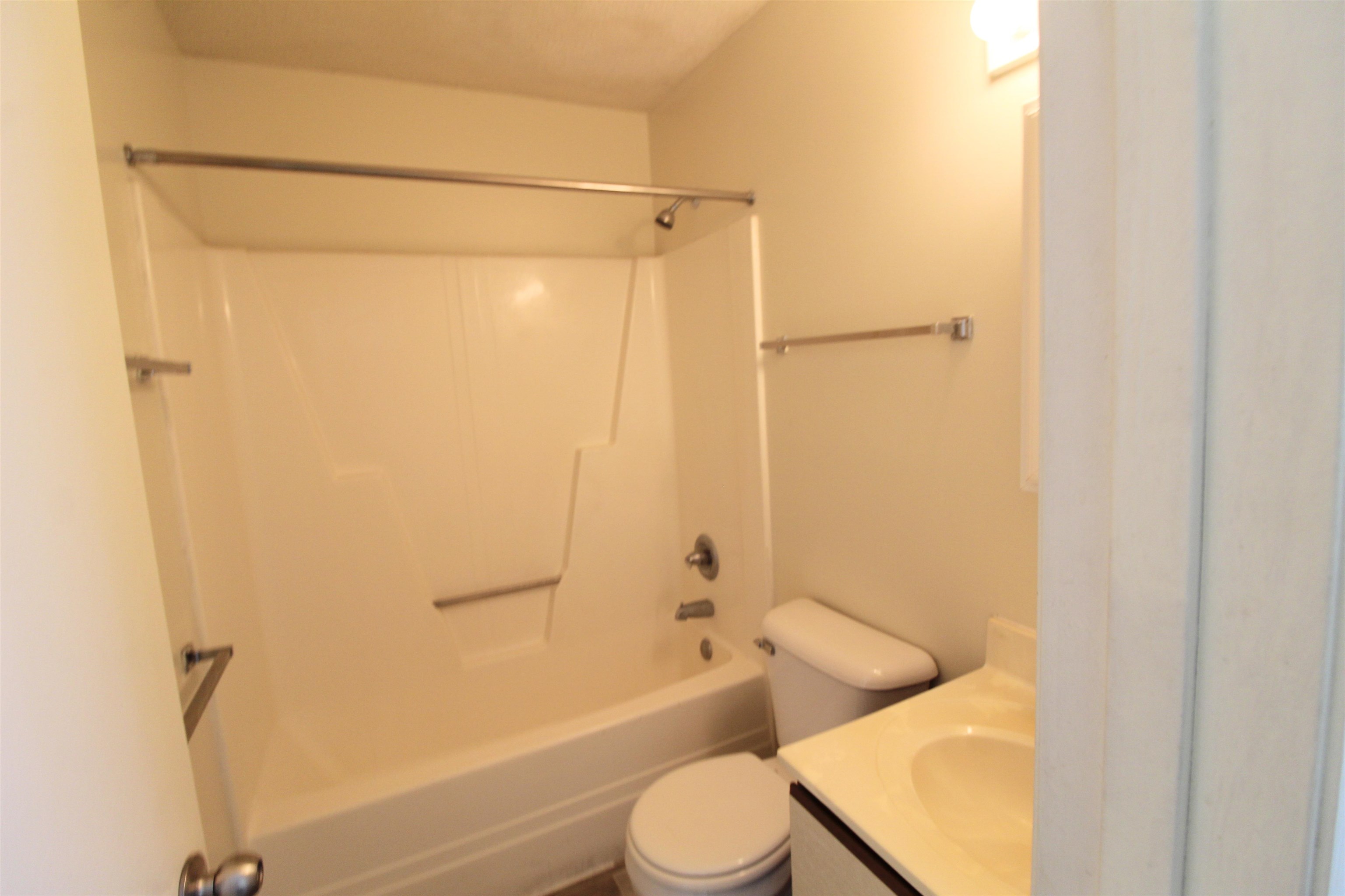 1336 Hunters Road, Unit G Harrisonburg, VA 22801 - Photo 34 of 42 a bathroom with a toilet and shower
