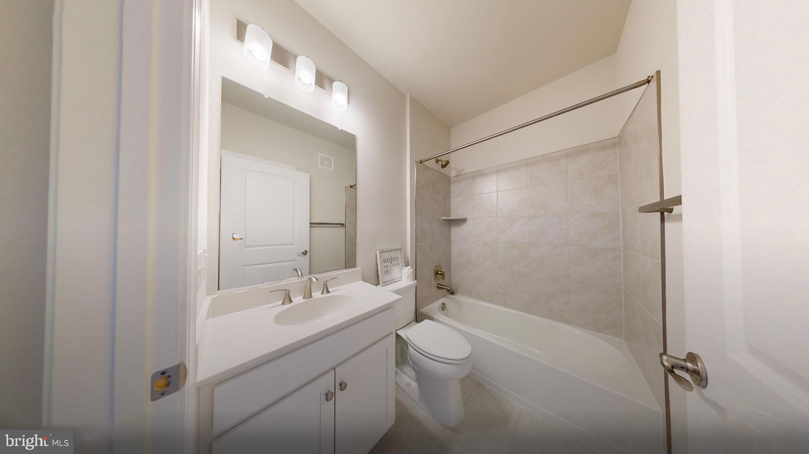 3925 Fair Ridge Drive, Unit 503 Fairfax, VA 22033 - Photo 14 of 37 First Full Bathroom with tub