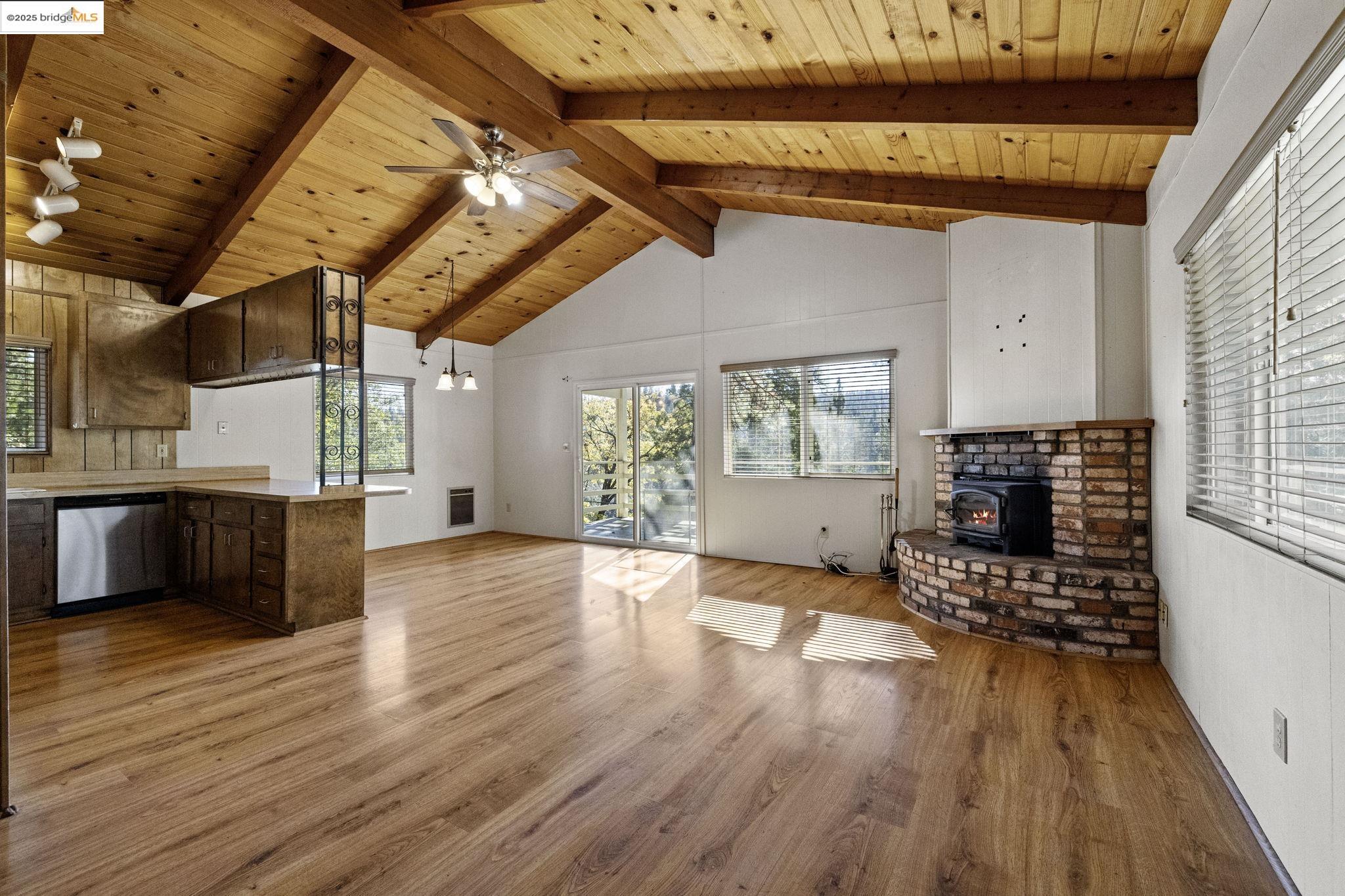 20706 Nonpareil Way Groveland, CA 95321 - Photo 5 of 60
