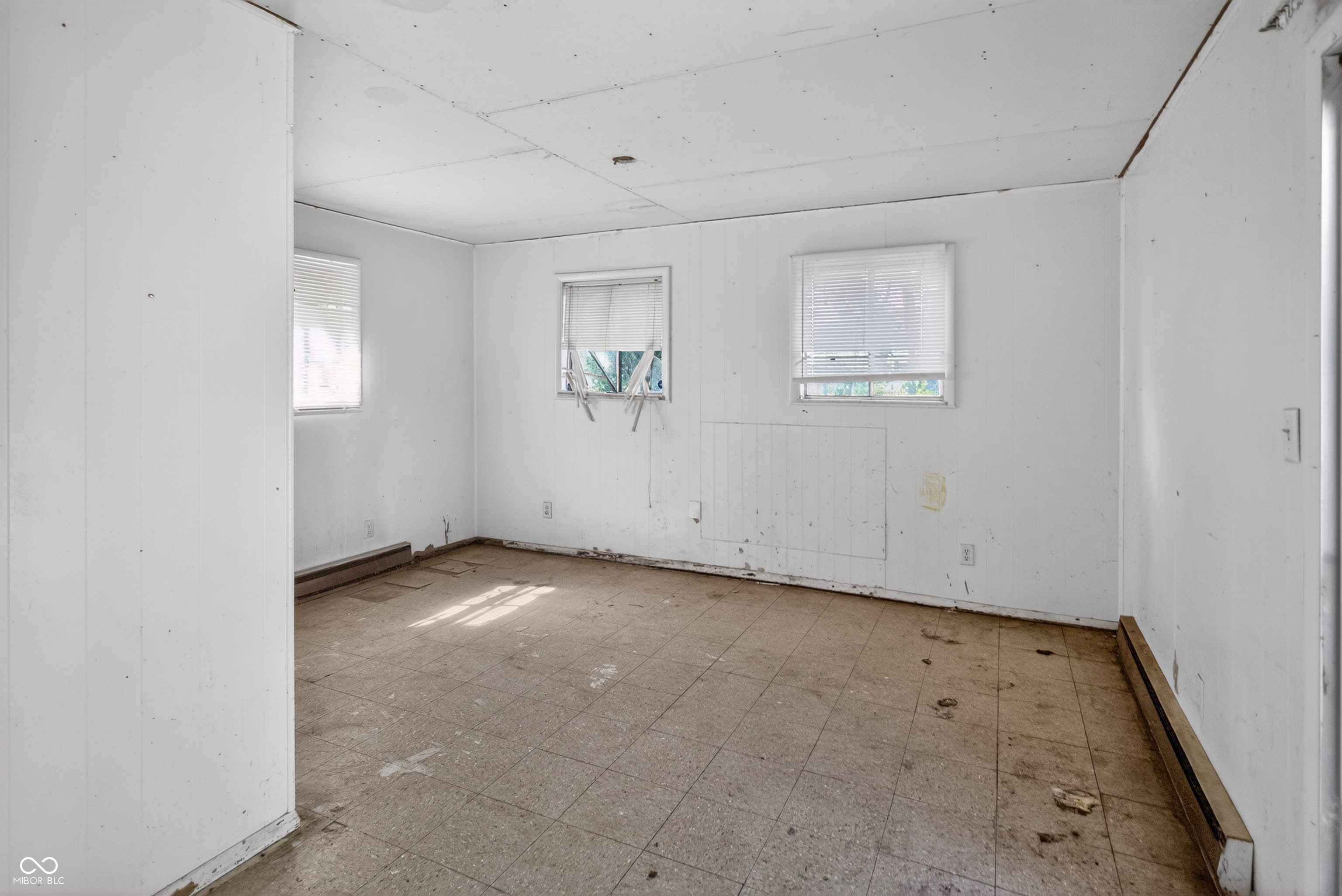 8538 Montery Road Indianapolis, IN 46226 - Photo 12 of 27
