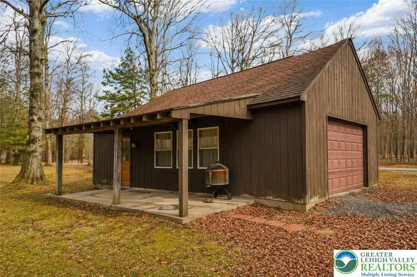 $255,000 | 170 Fern Ridge Road, Blakeslee, PA 18610