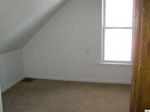 321 Rice Street Adrian, MI 49221 - Photo 11 of 13 20419559-10.JPG