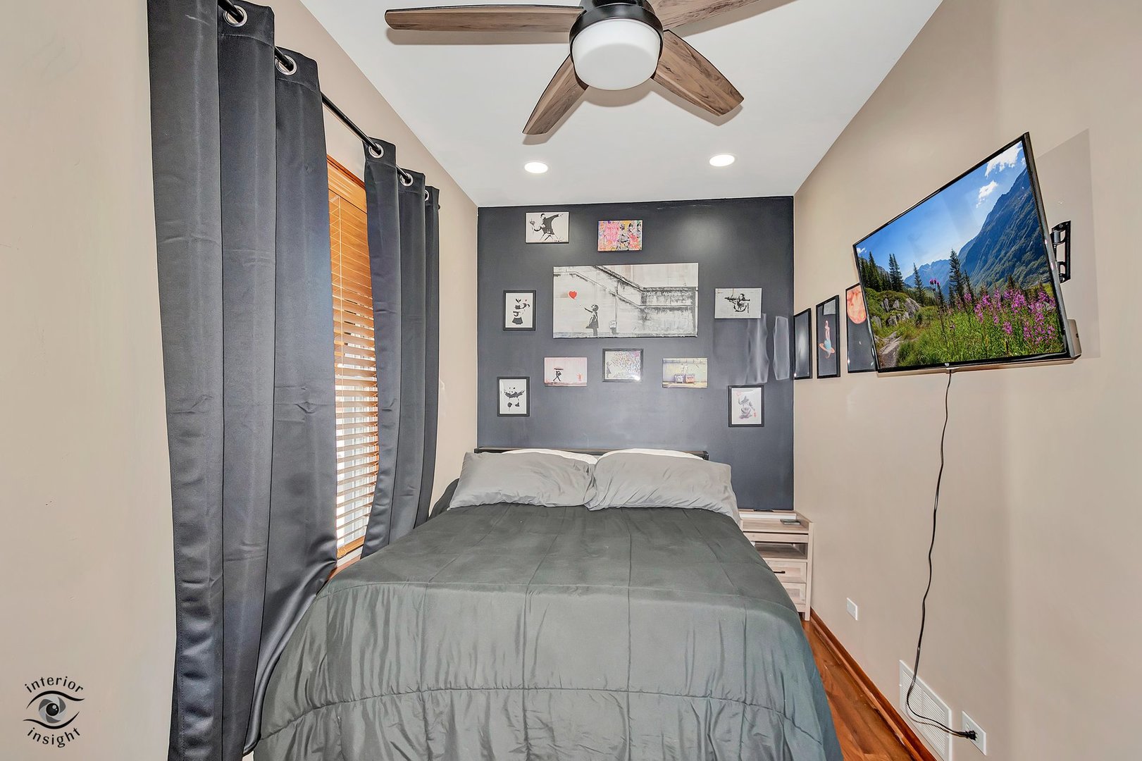 642 West 37th Street Chicago, IL 60609 - Photo 16 of 31 a bedroom with a bed and a large window