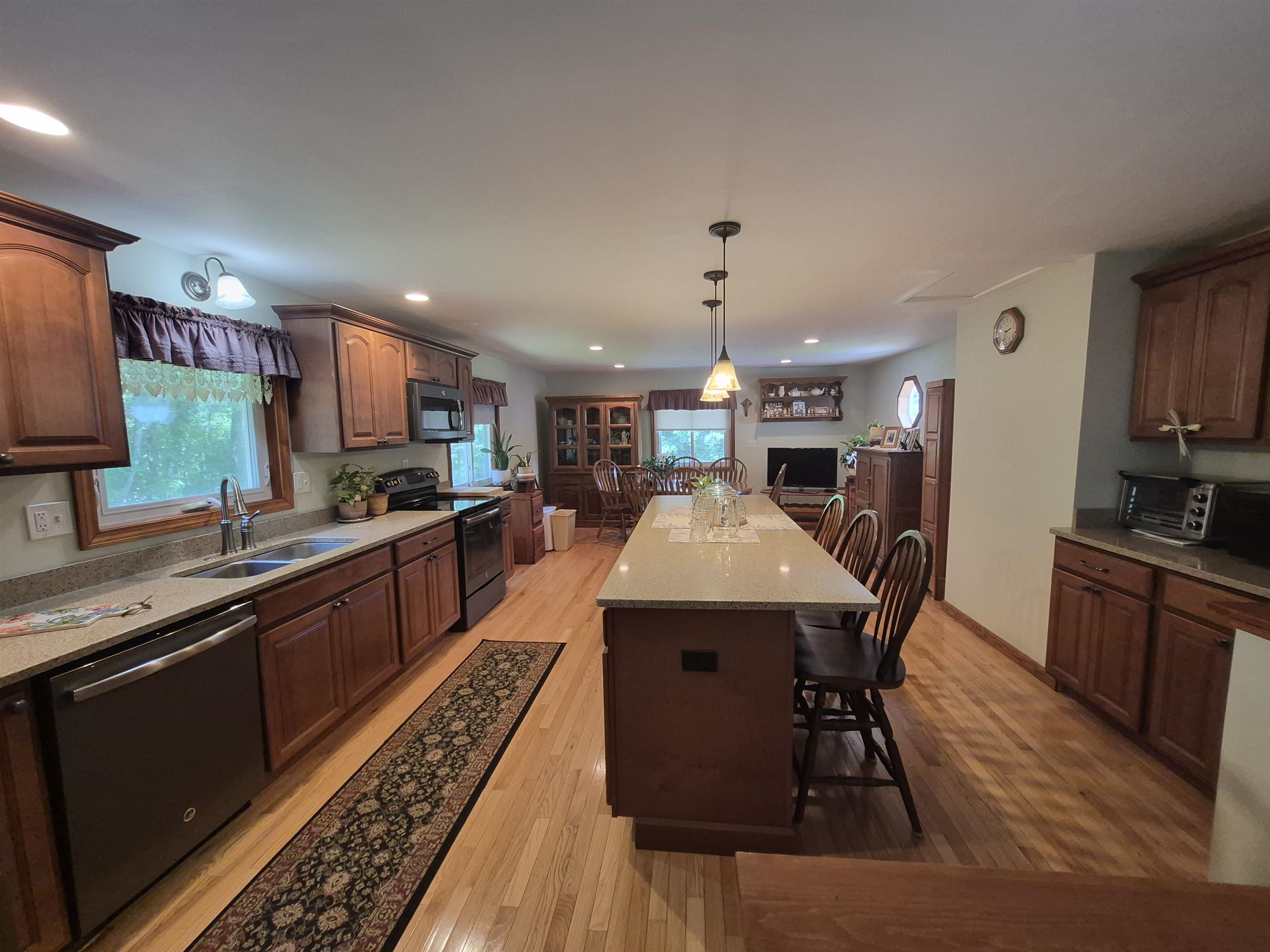 108 Newton Road Plaistow, NH 03865 - Photo 4 of 30