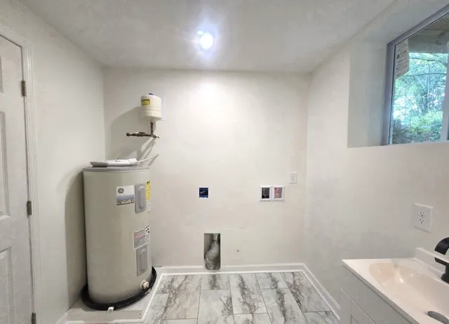 $550,000 | 223 Raymond Hodges Road, Cottontown, TN 37048