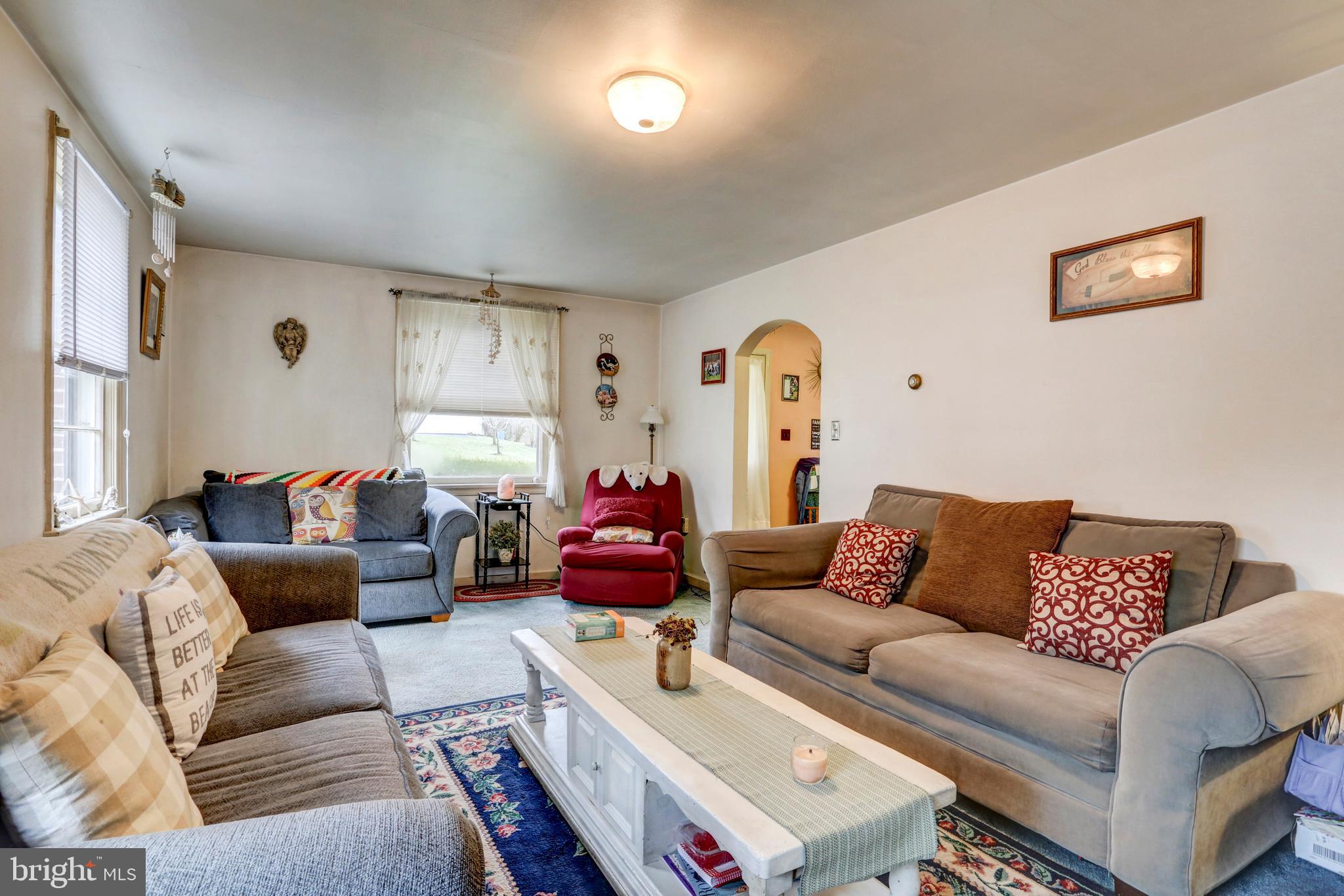 1290 South Cocalico Road Denver, PA 17517 - Photo 6 of 18 Living Room