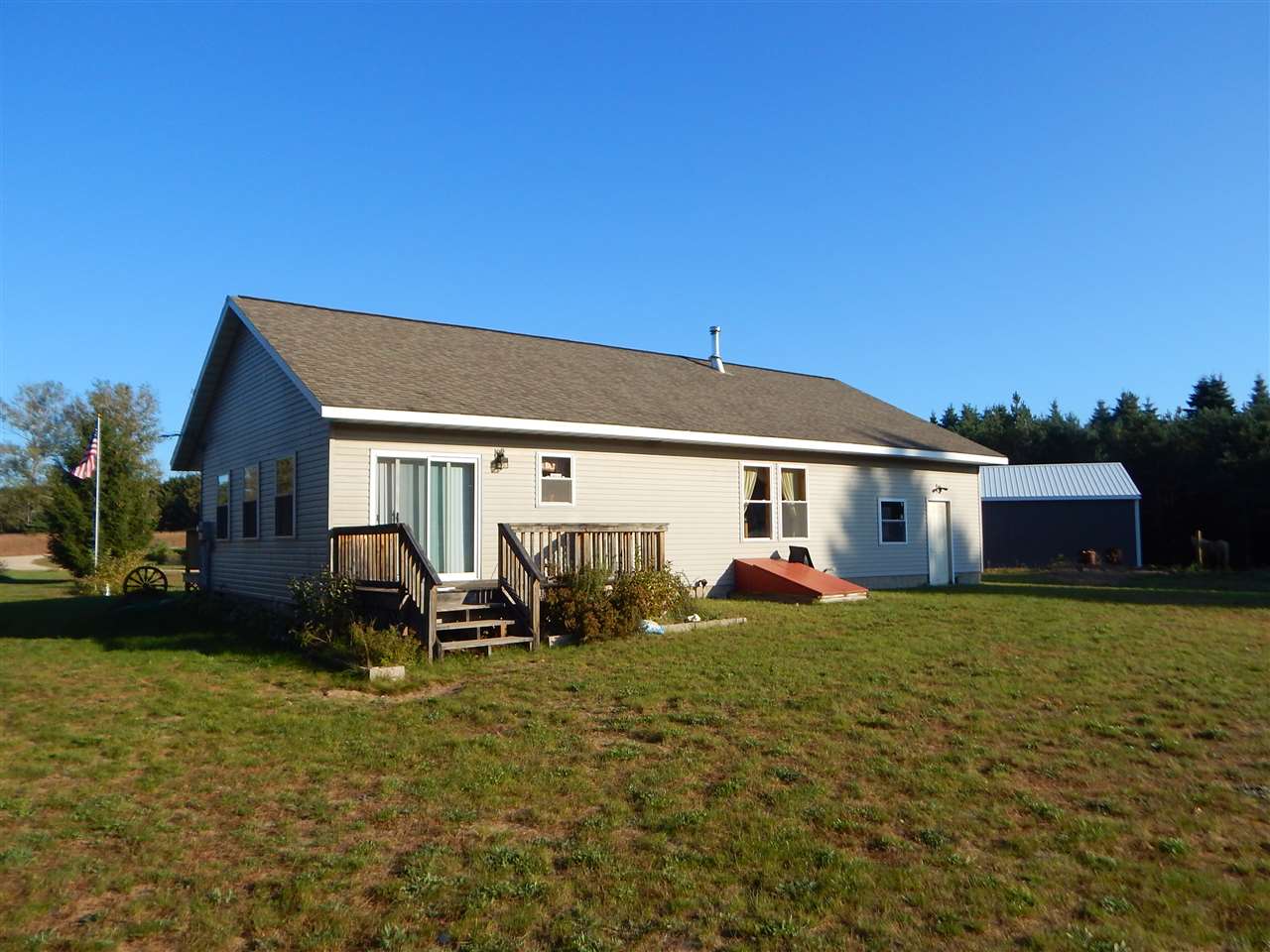6031 Riverview Road Mesick, MI 49668 - Photo 4 of 35 1807364-3.JPG