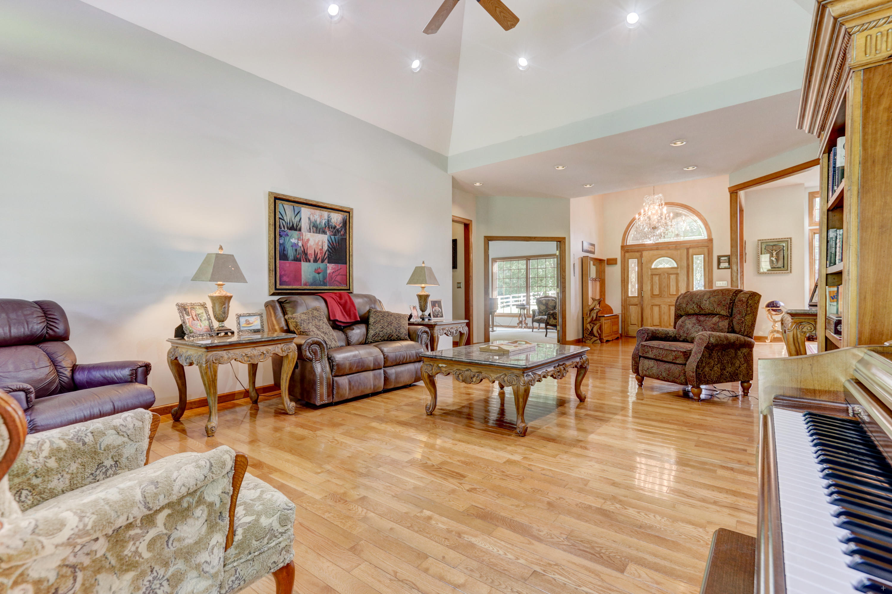 2929 Barnard Road Knoxville, TN 37921 - Photo 11 of 40 Living room