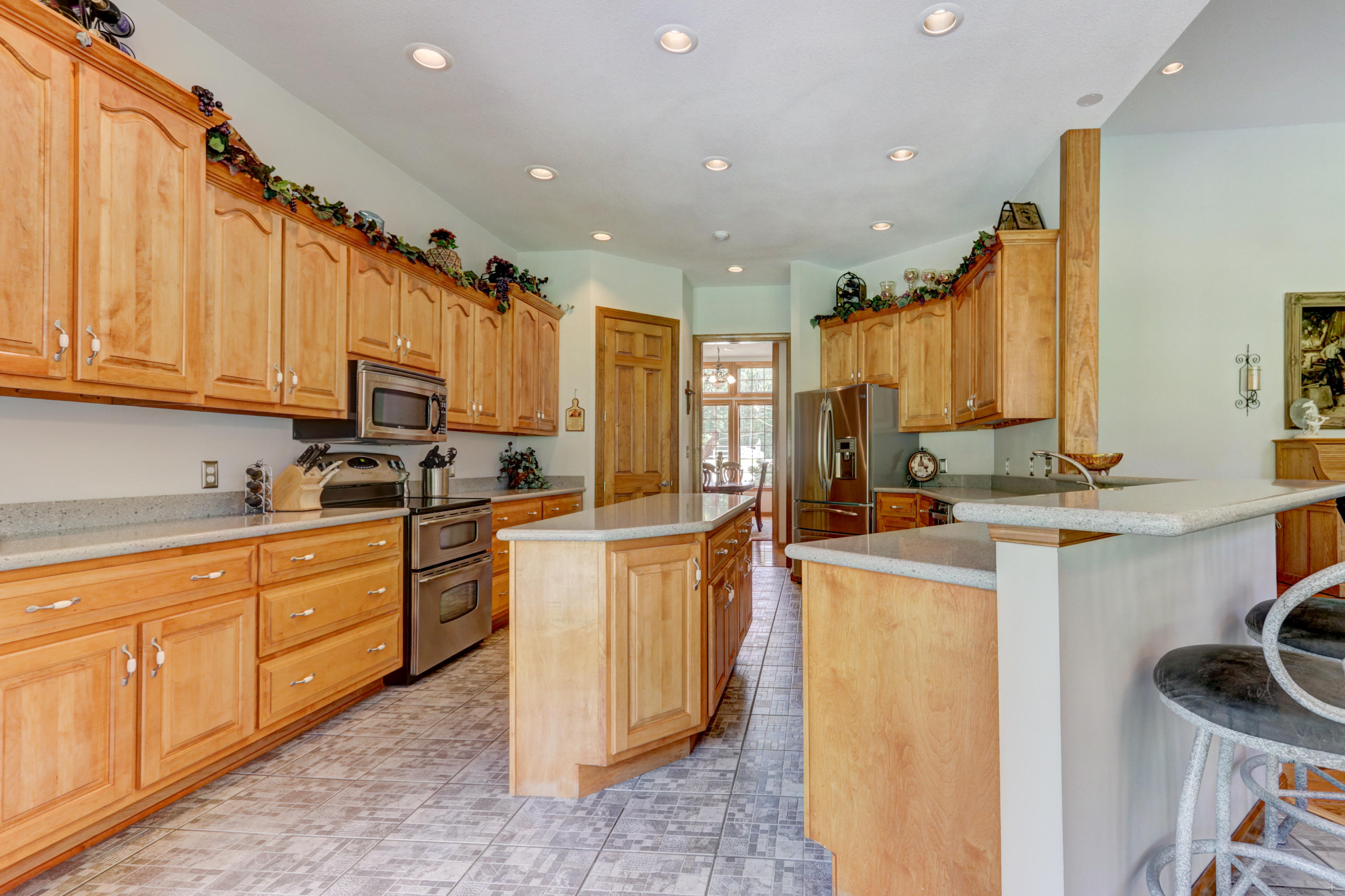 2929 Barnard Road Knoxville, TN 37921 - Photo 12 of 40 Kitchen with island