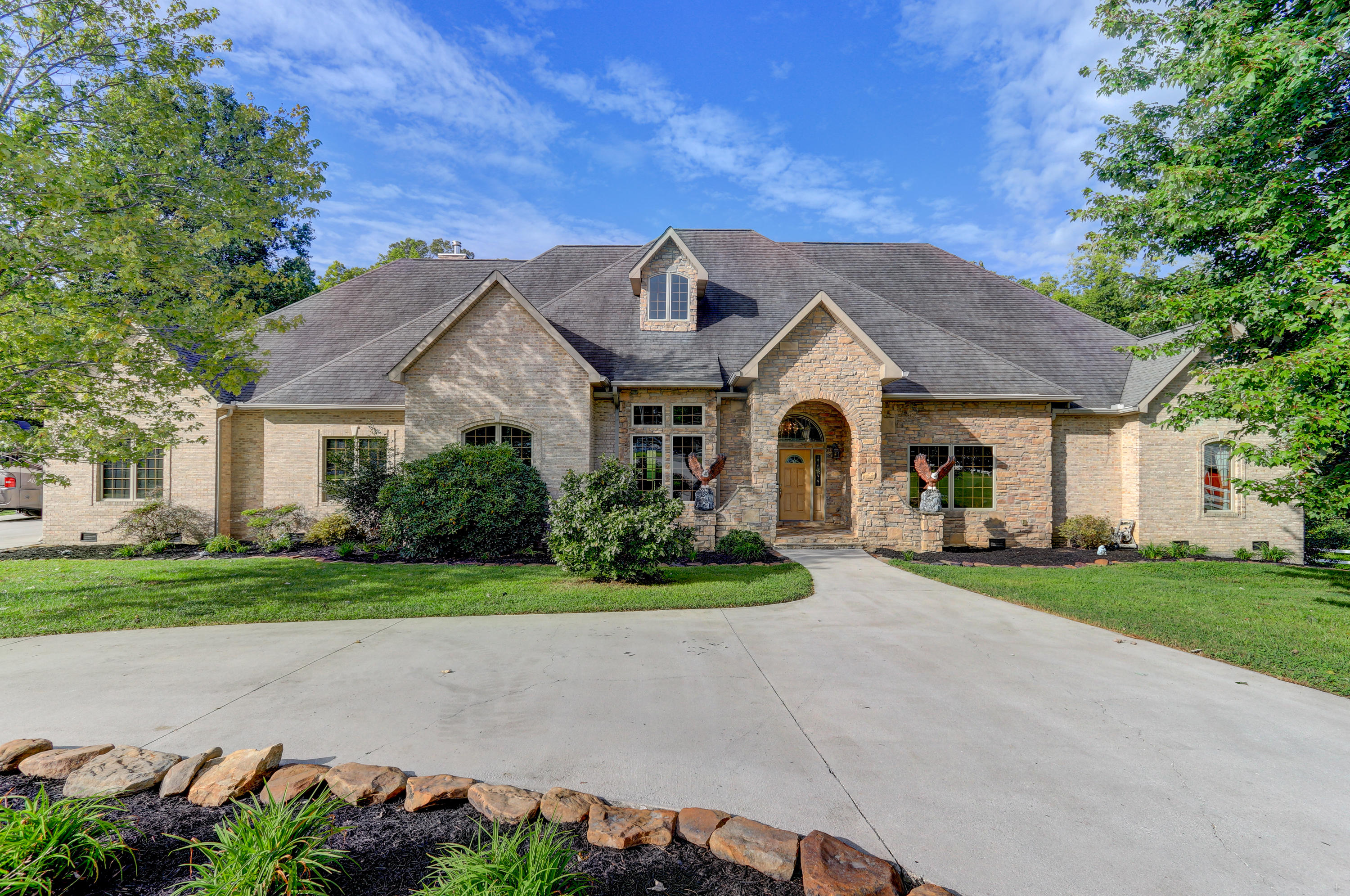 2929 Barnard Road Knoxville, TN 37921 - Photo 7 of 40 Front of house