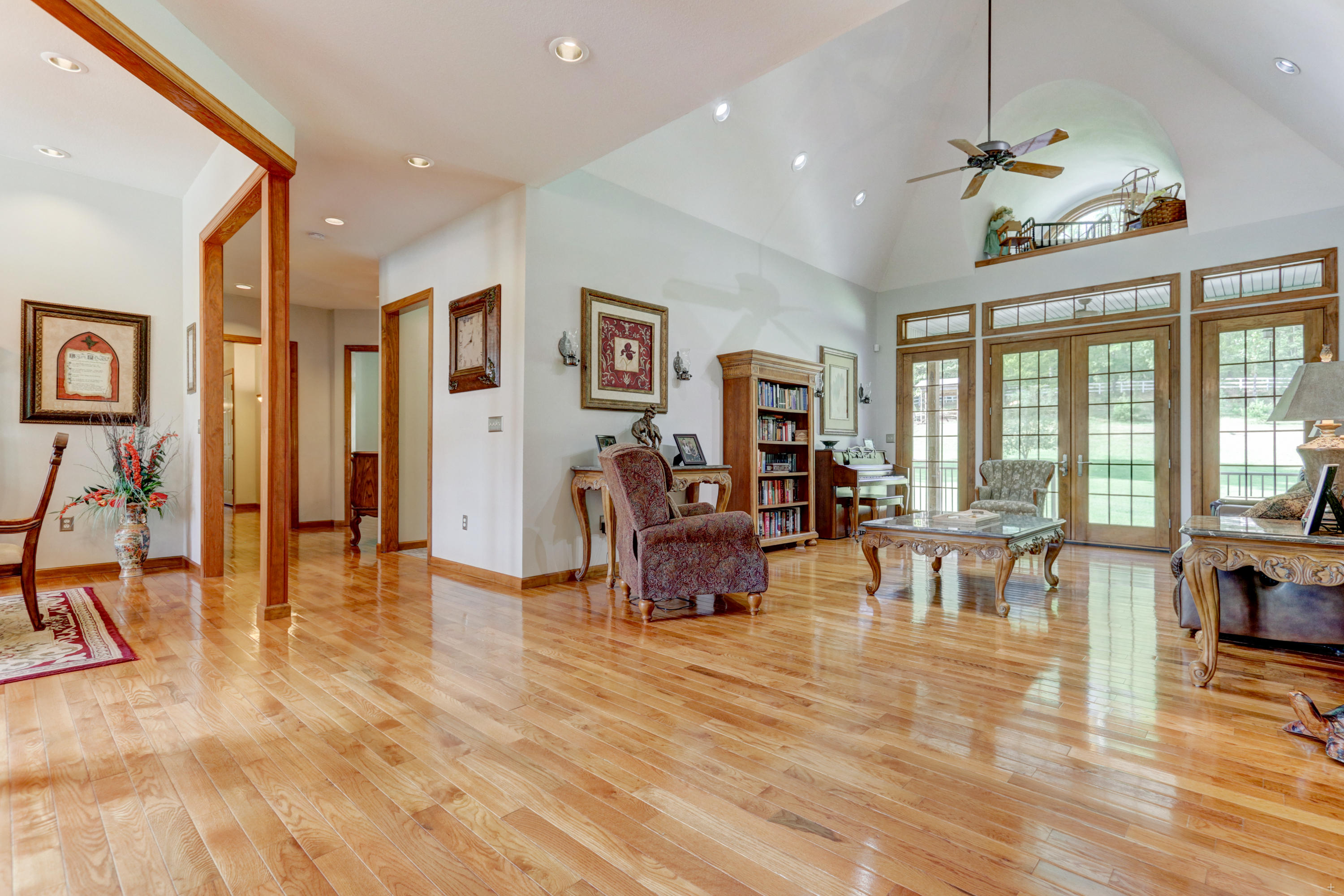 2929 Barnard Road Knoxville, TN 37921 - Photo 8 of 40 Living room