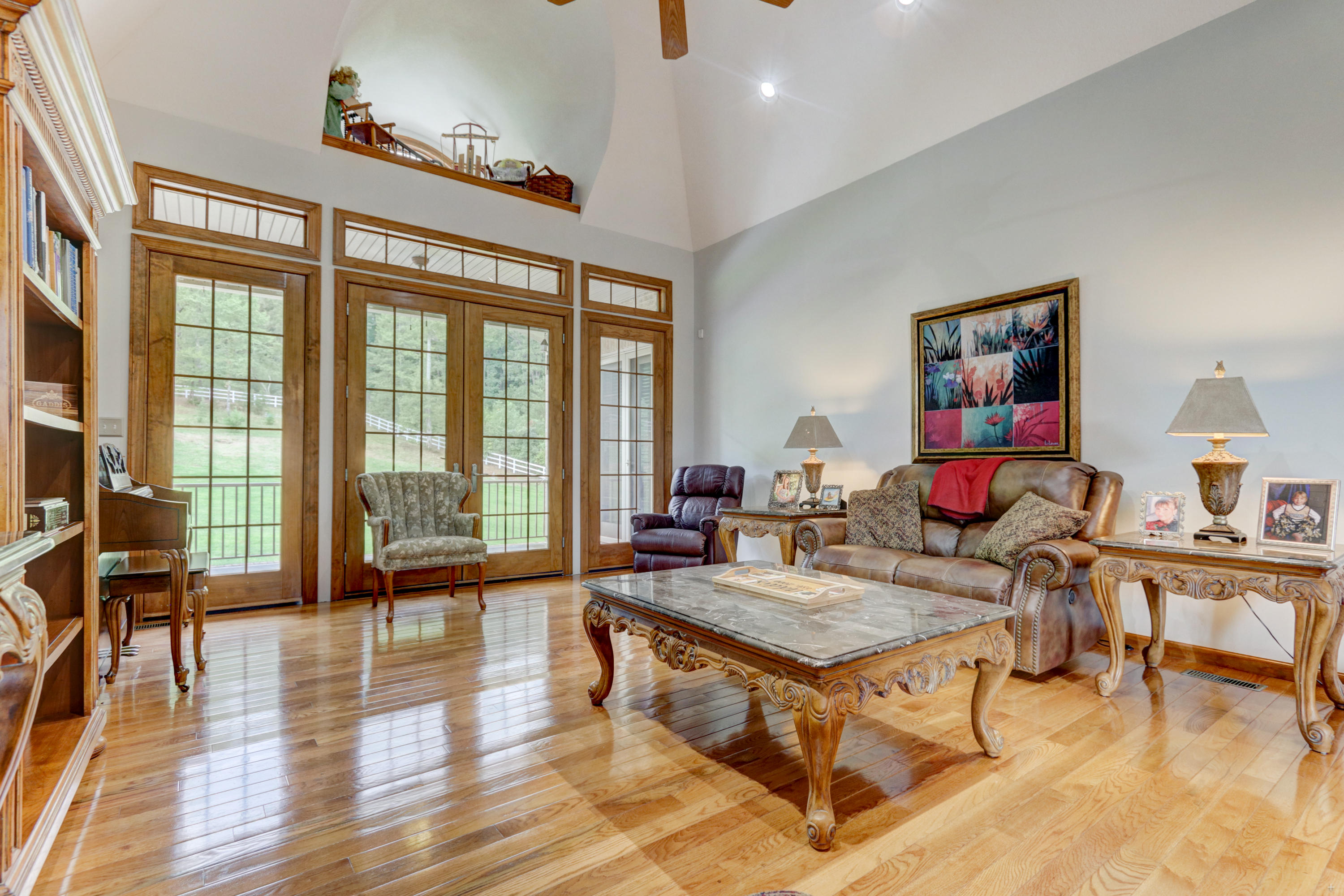 2929 Barnard Road Knoxville, TN 37921 - Photo 10 of 40 Living room